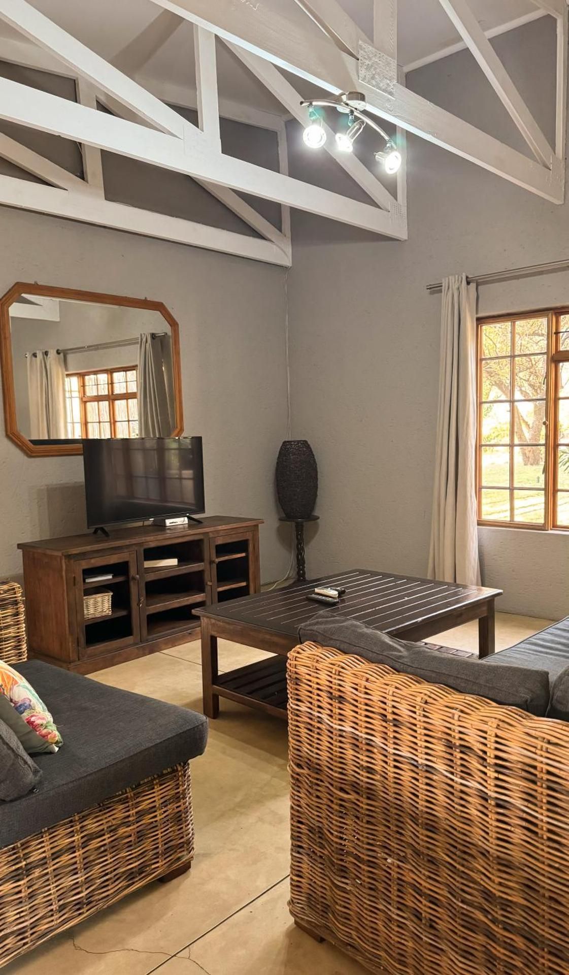 Deluxe Double Room (2 Adults + 1 Child)