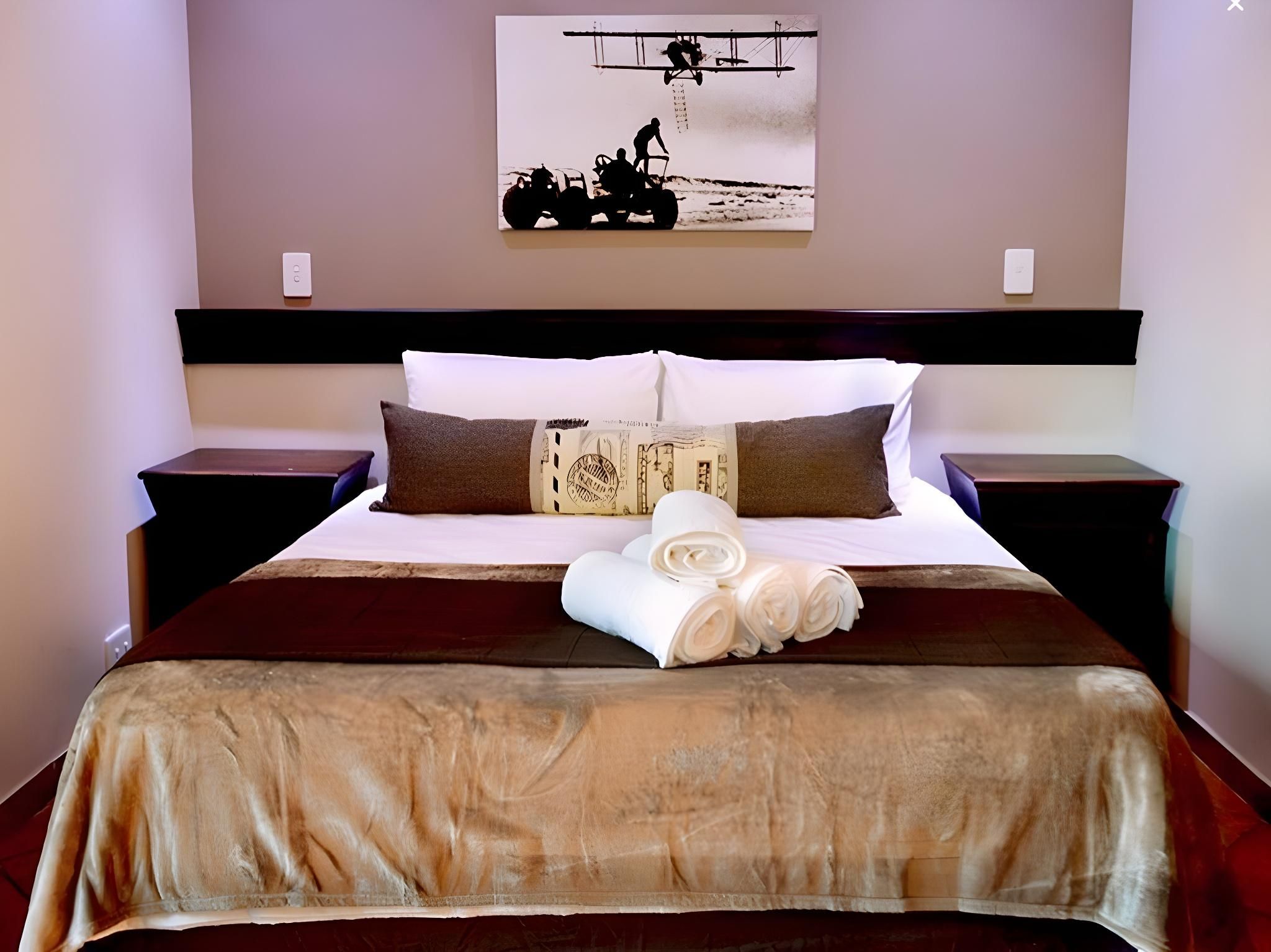 Queen Room 2