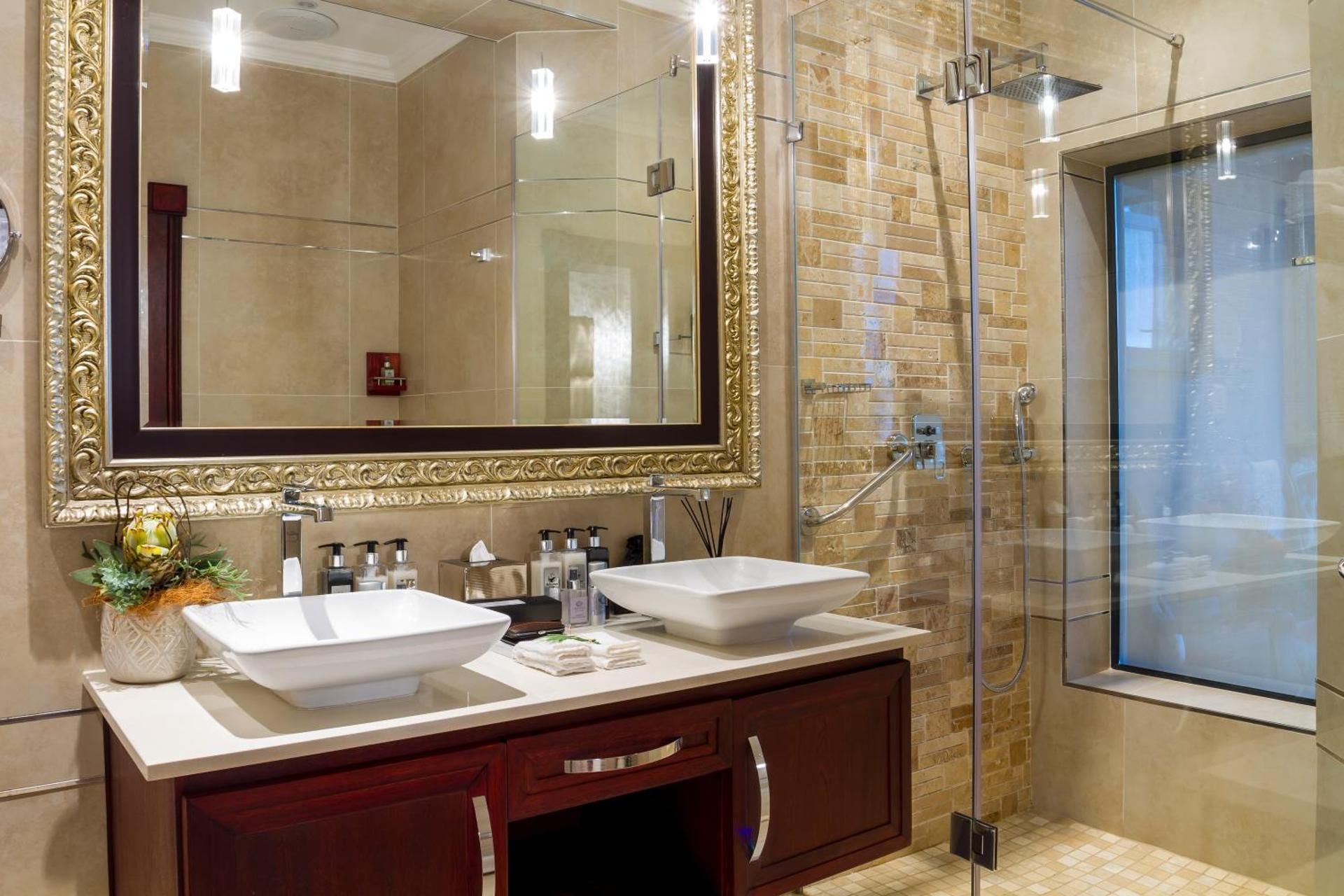 Suite with River View