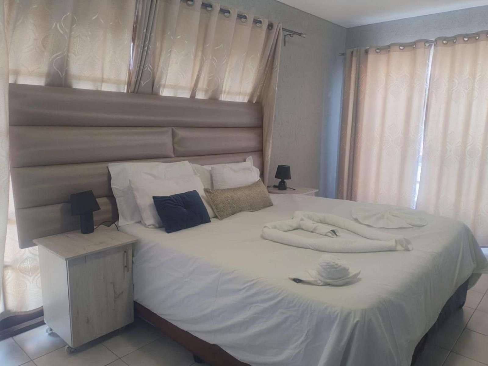 Quadruple Room with Private Bathroom