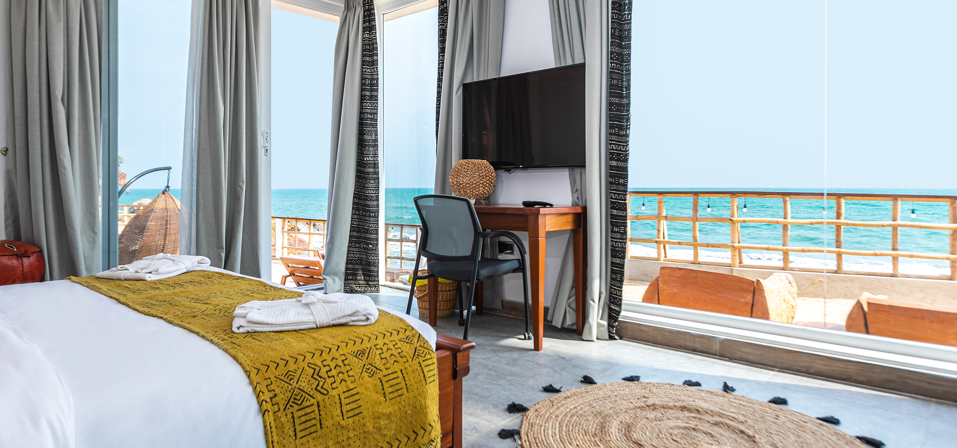 Deluxe Sea View Suite
