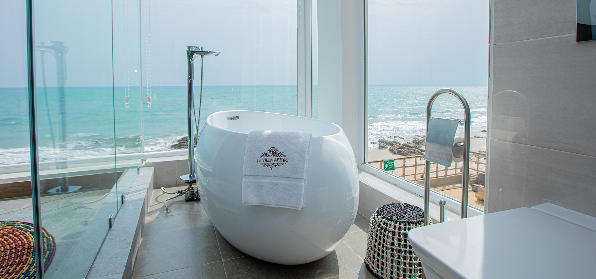 Deluxe Sea View Suite