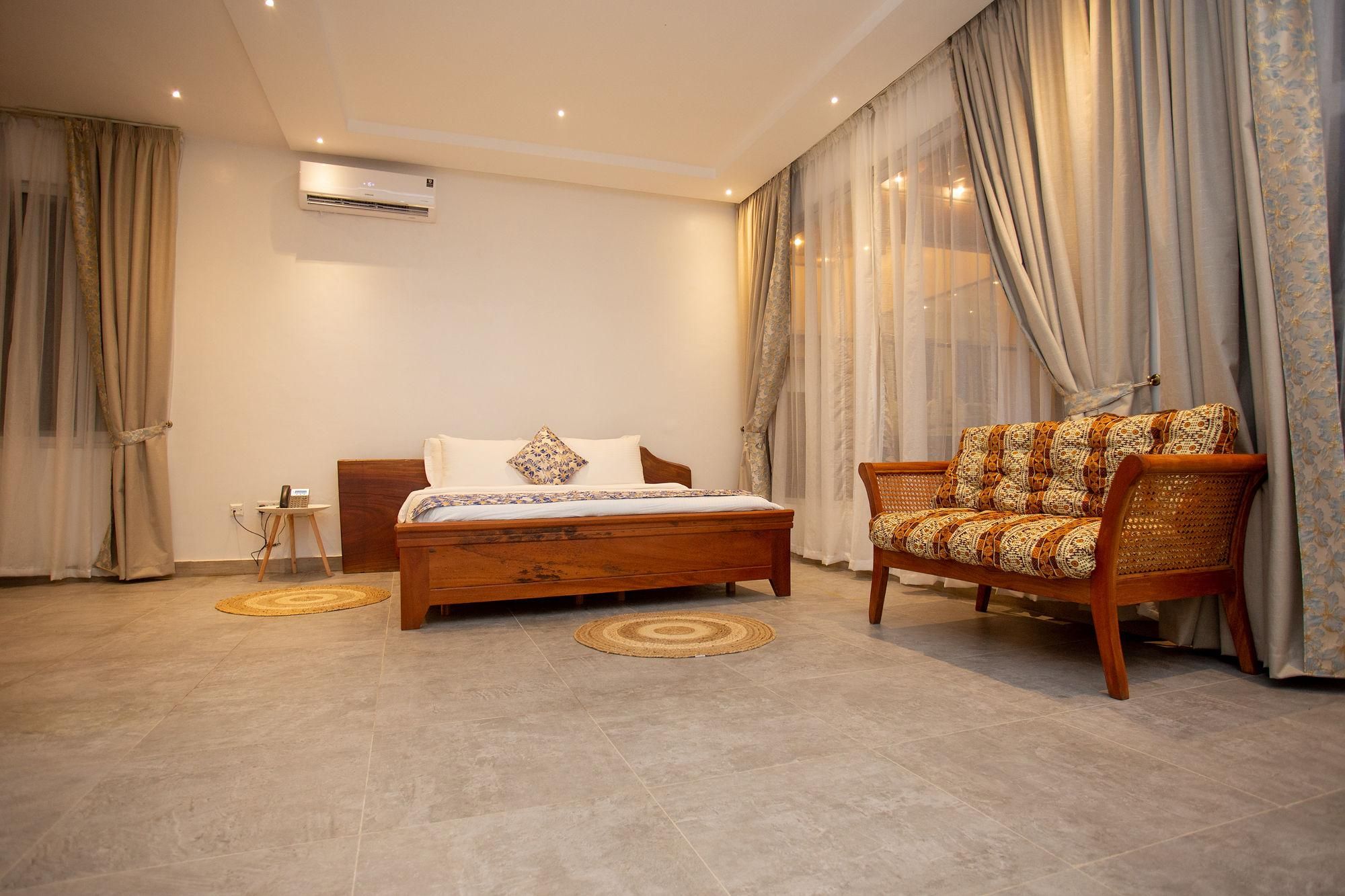 Executive Deluxe Suite