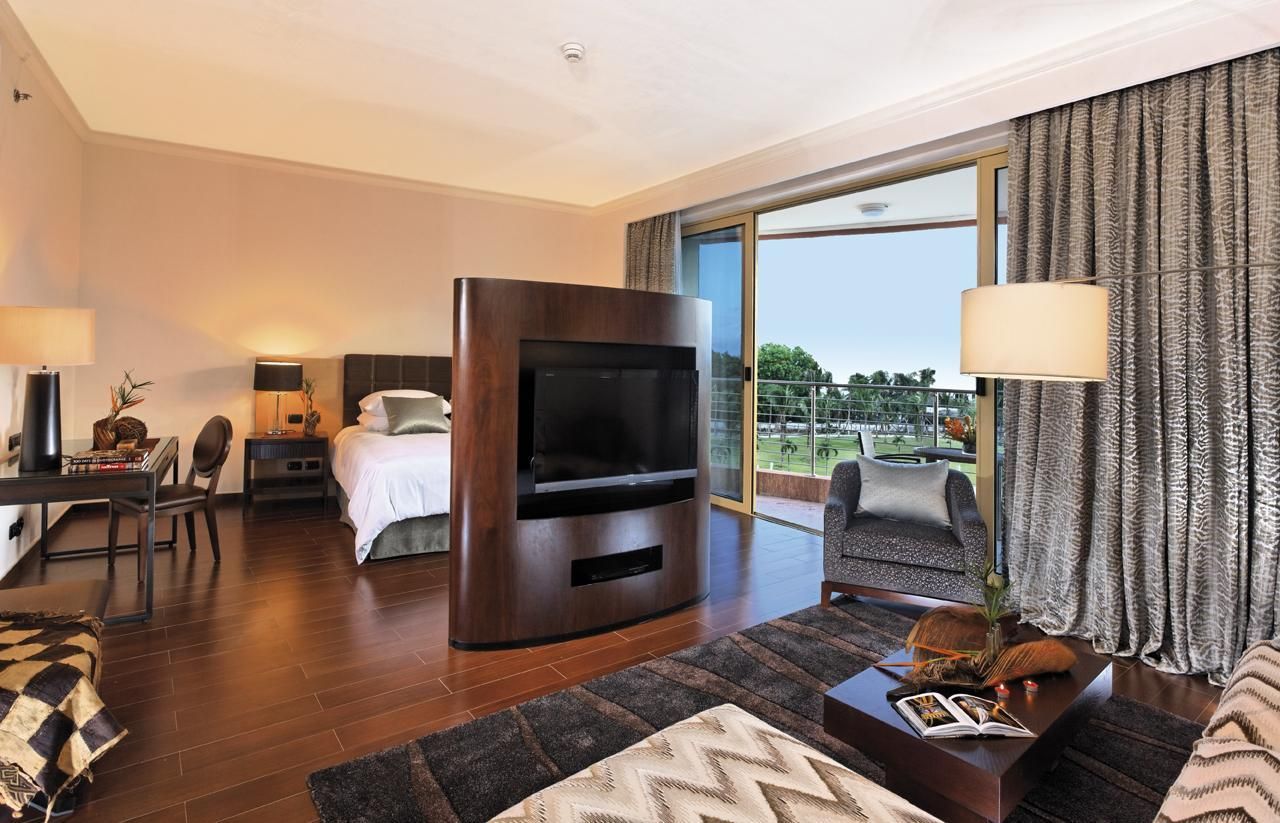 Suite with Pool View