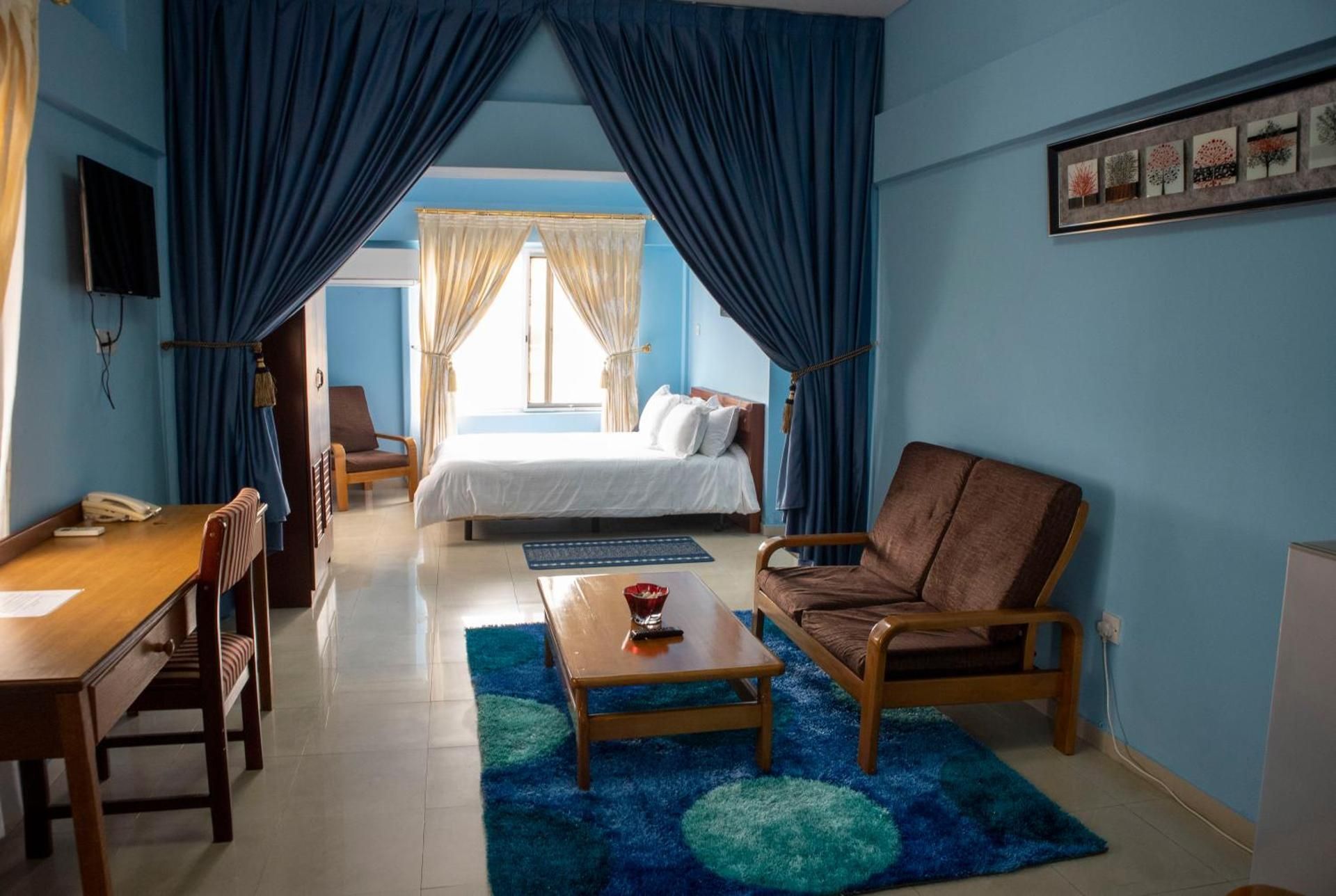 His Majestys Hotel Apartment 3