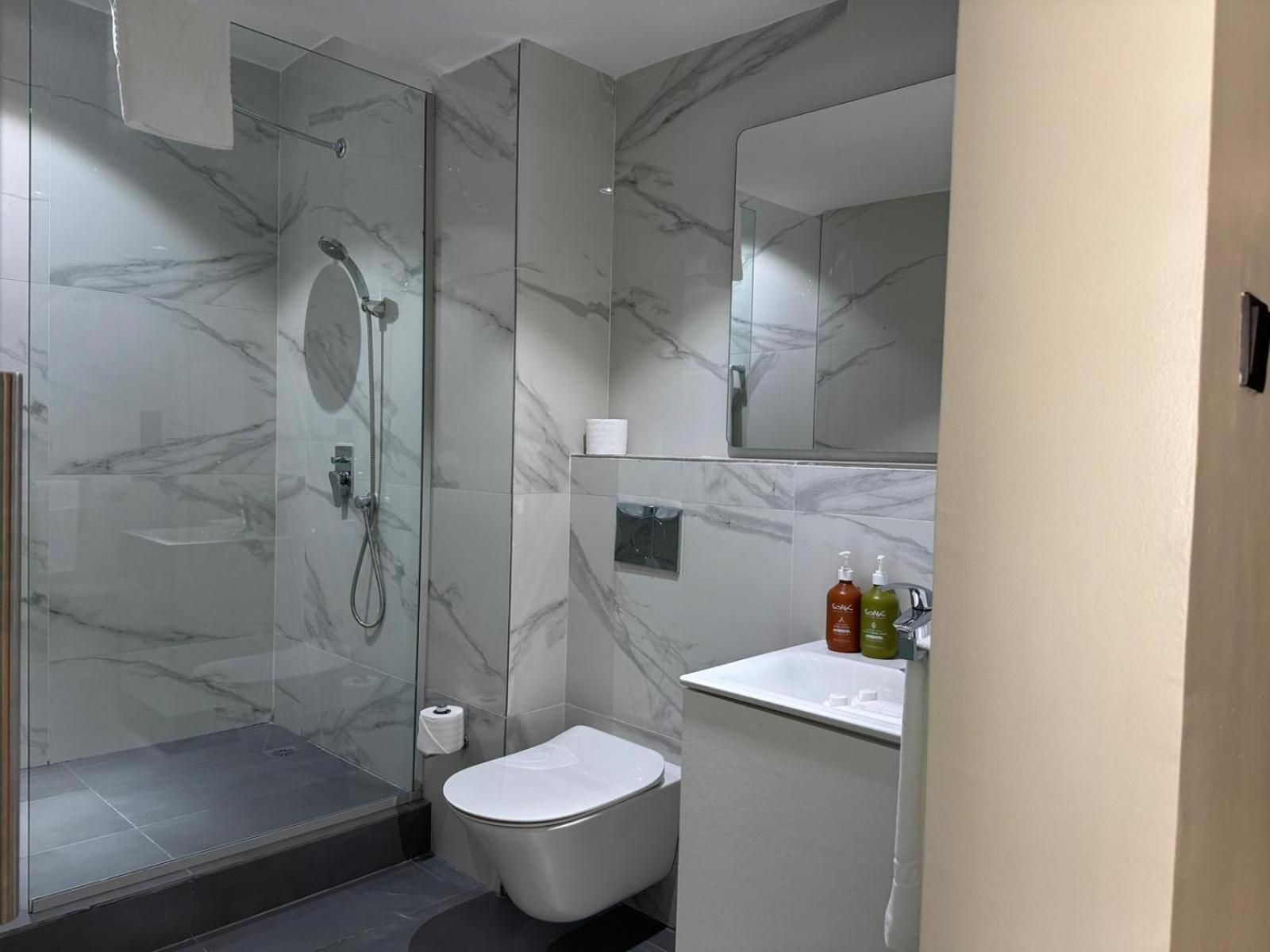 Palms by Eagles Airport City, Formerly Holiday Inn Deluxe Queen 3