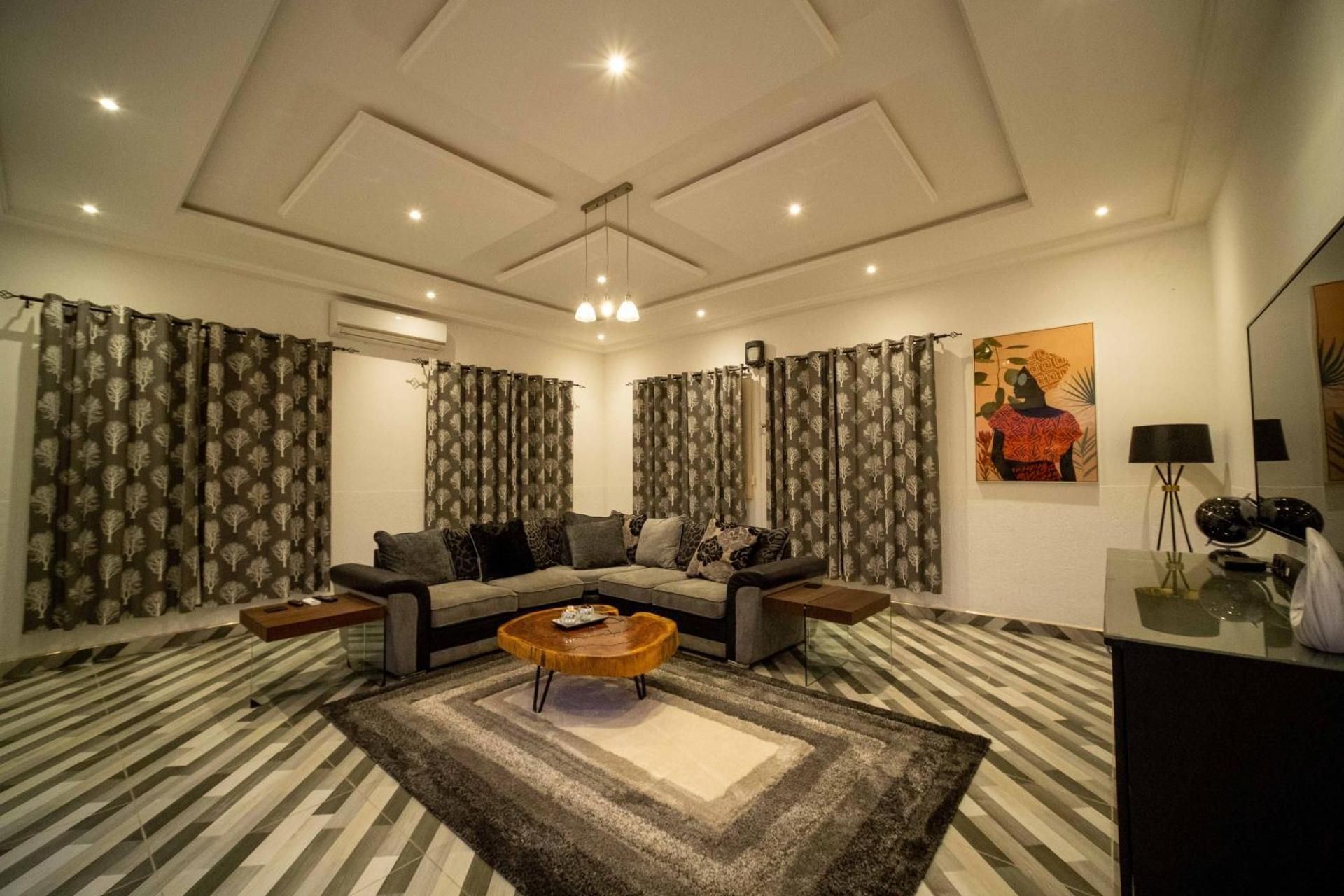 shared lounge/tv area