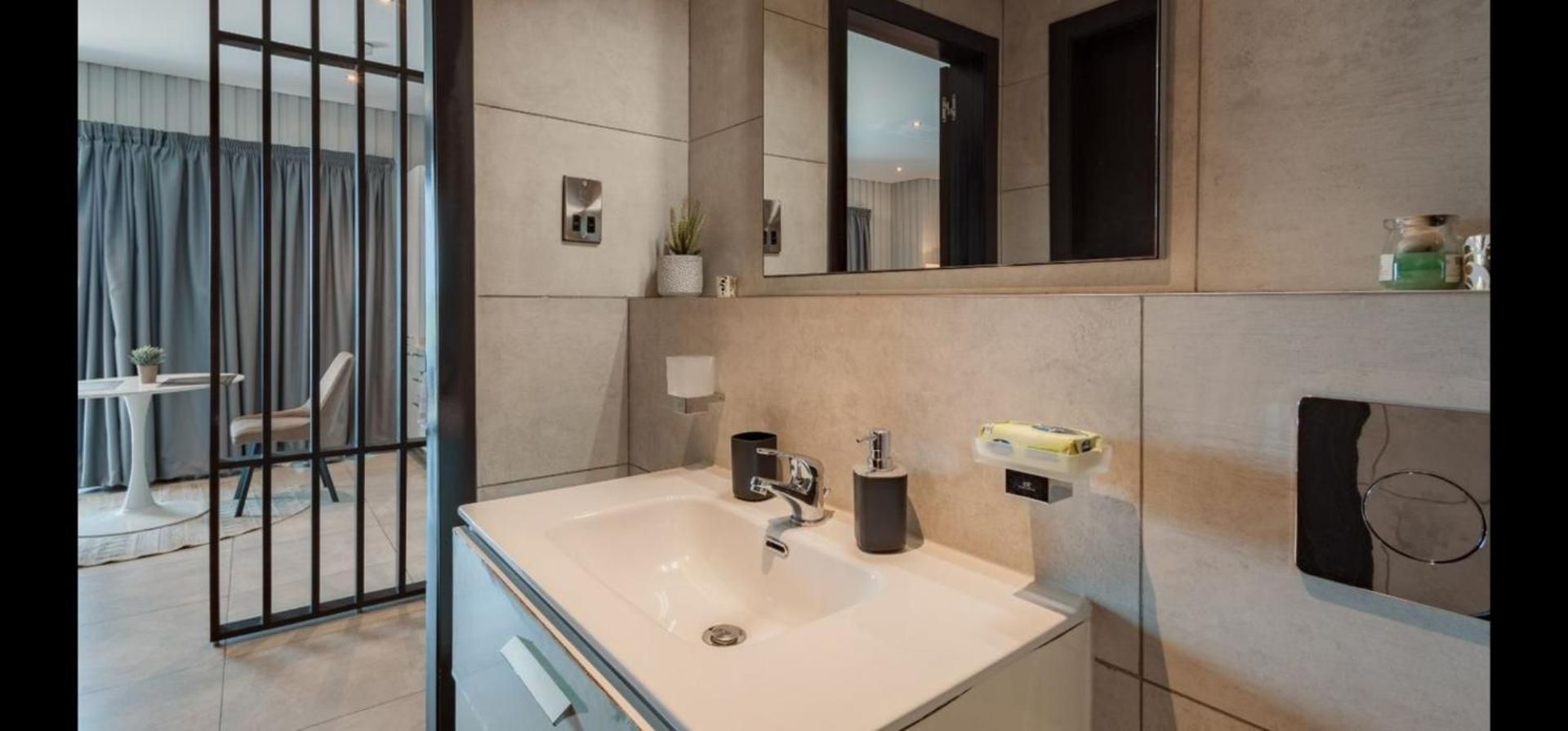 Deluxe Studio Apartment with Balcony