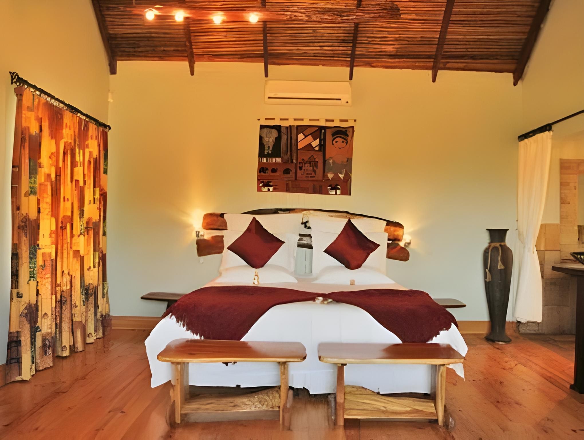 Queen Chalet