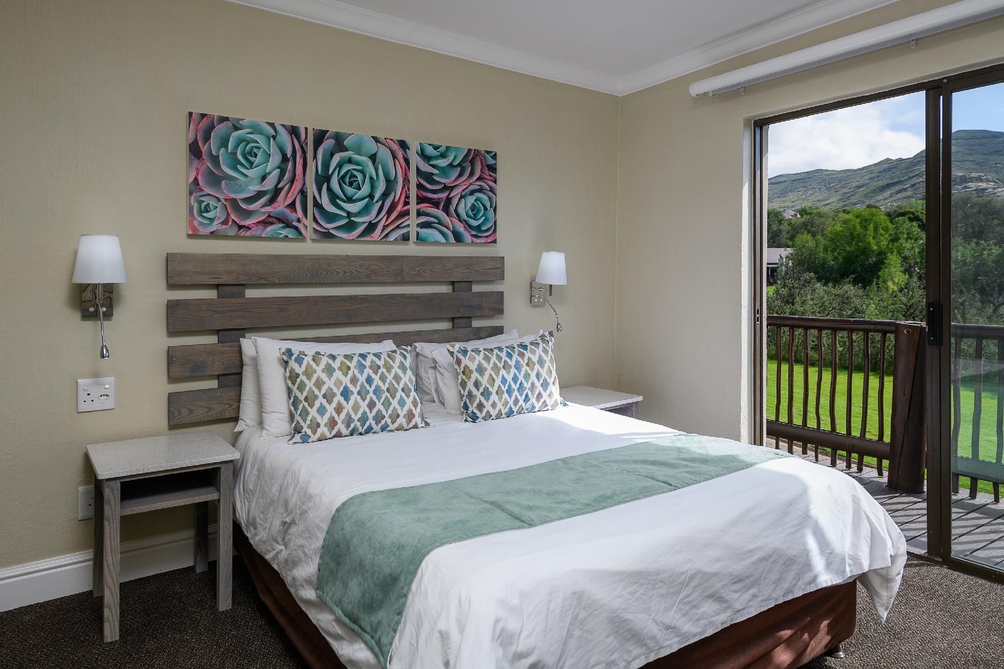 Three Bedroom Chalet with Patio