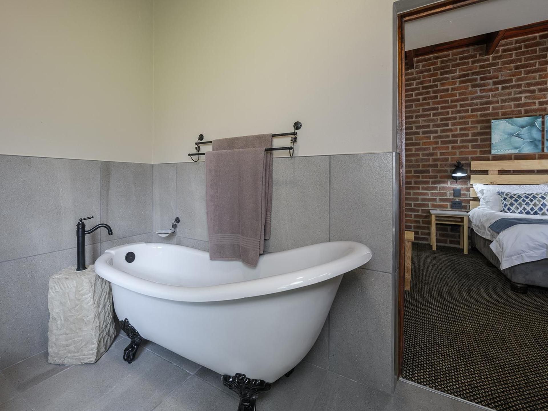 Five Bedroom Historic Farmhouse with Splash Pool