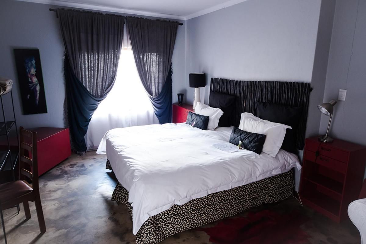 Deluxe King Suite