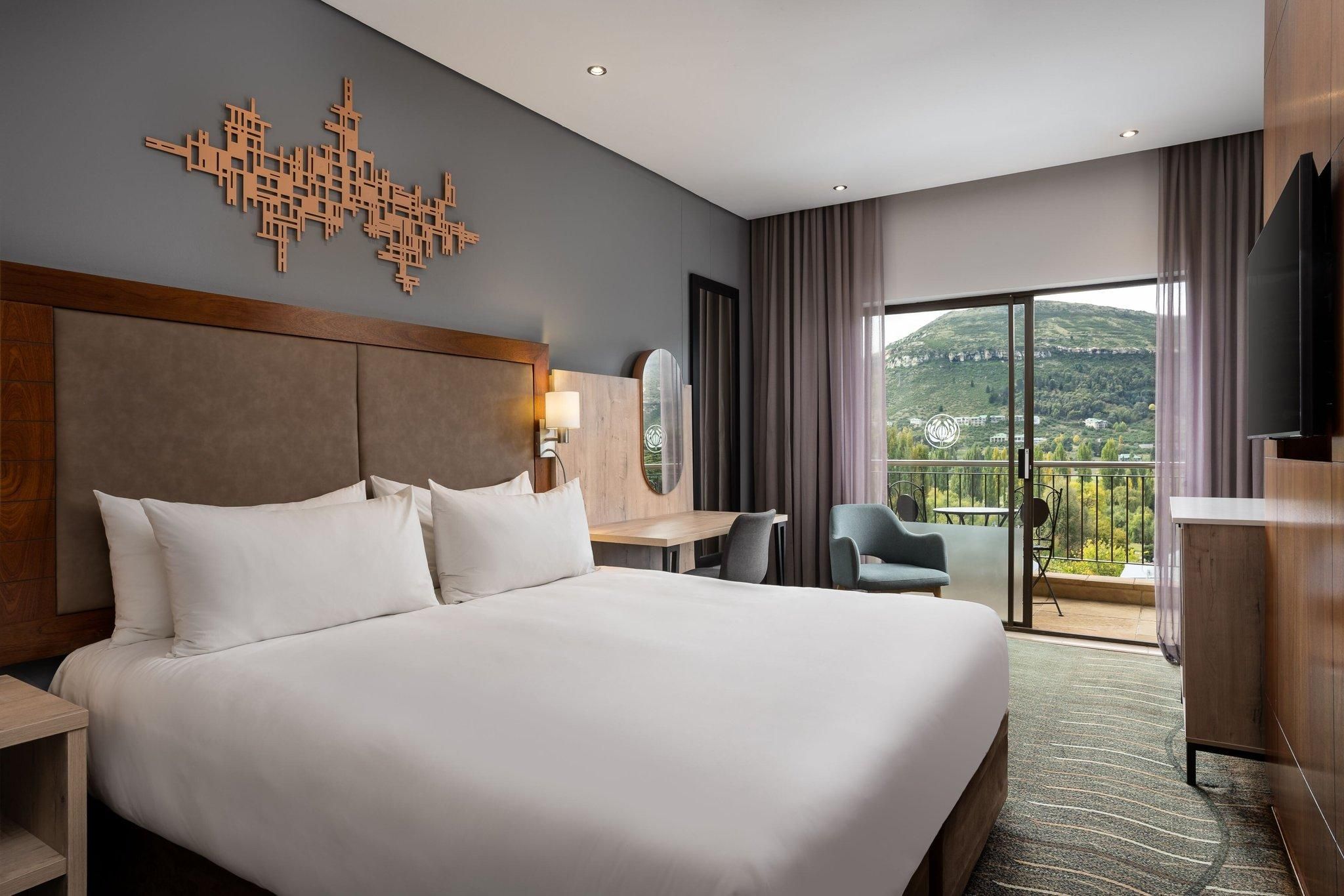 Deluxe, Guest room, 1 King, Mountain view