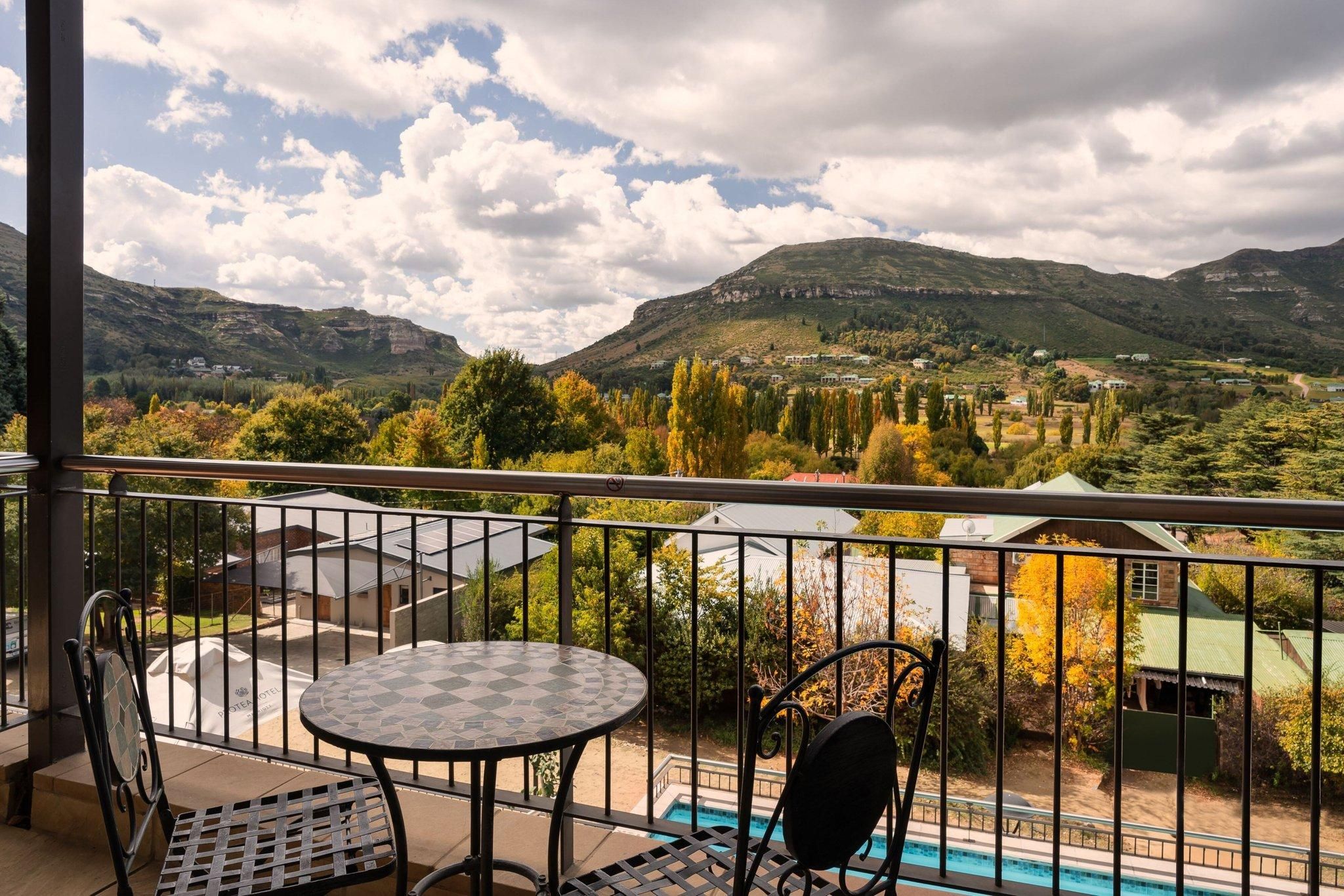 Deluxe, Guest room, 1 King, Mountain view