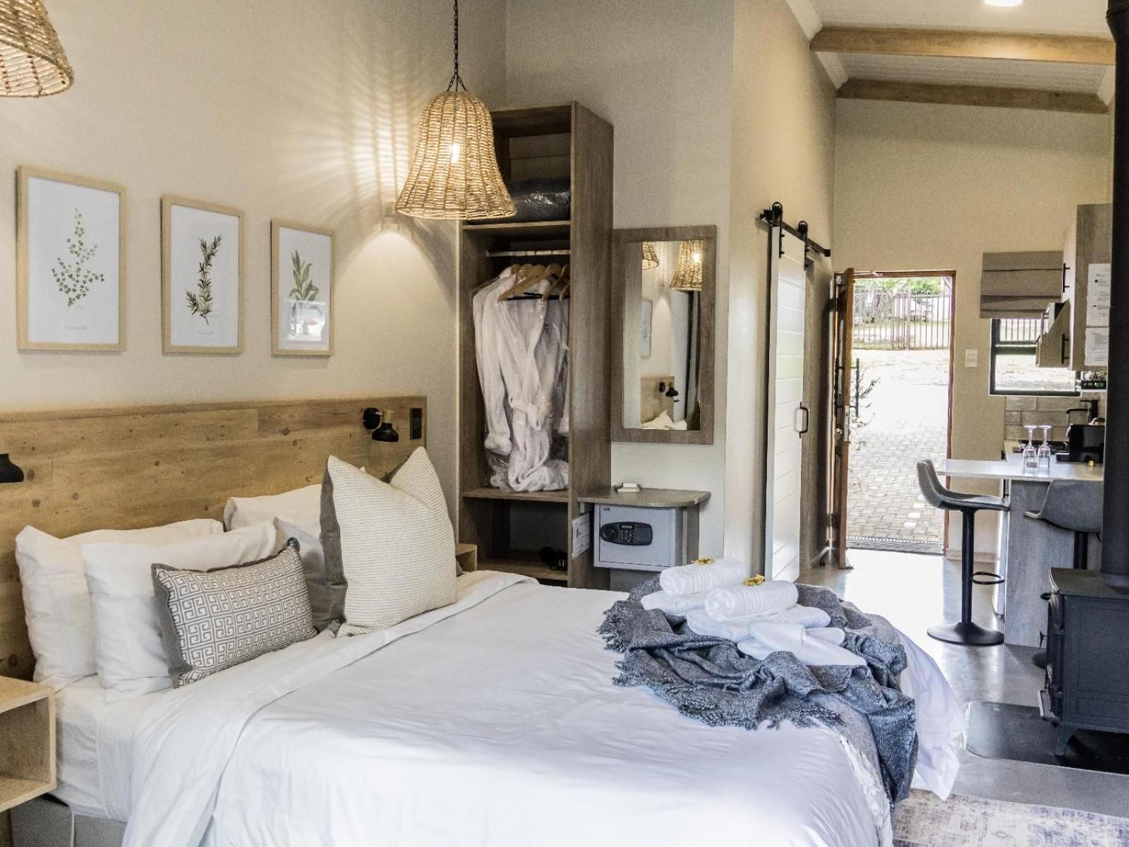 Luxury Queen Room