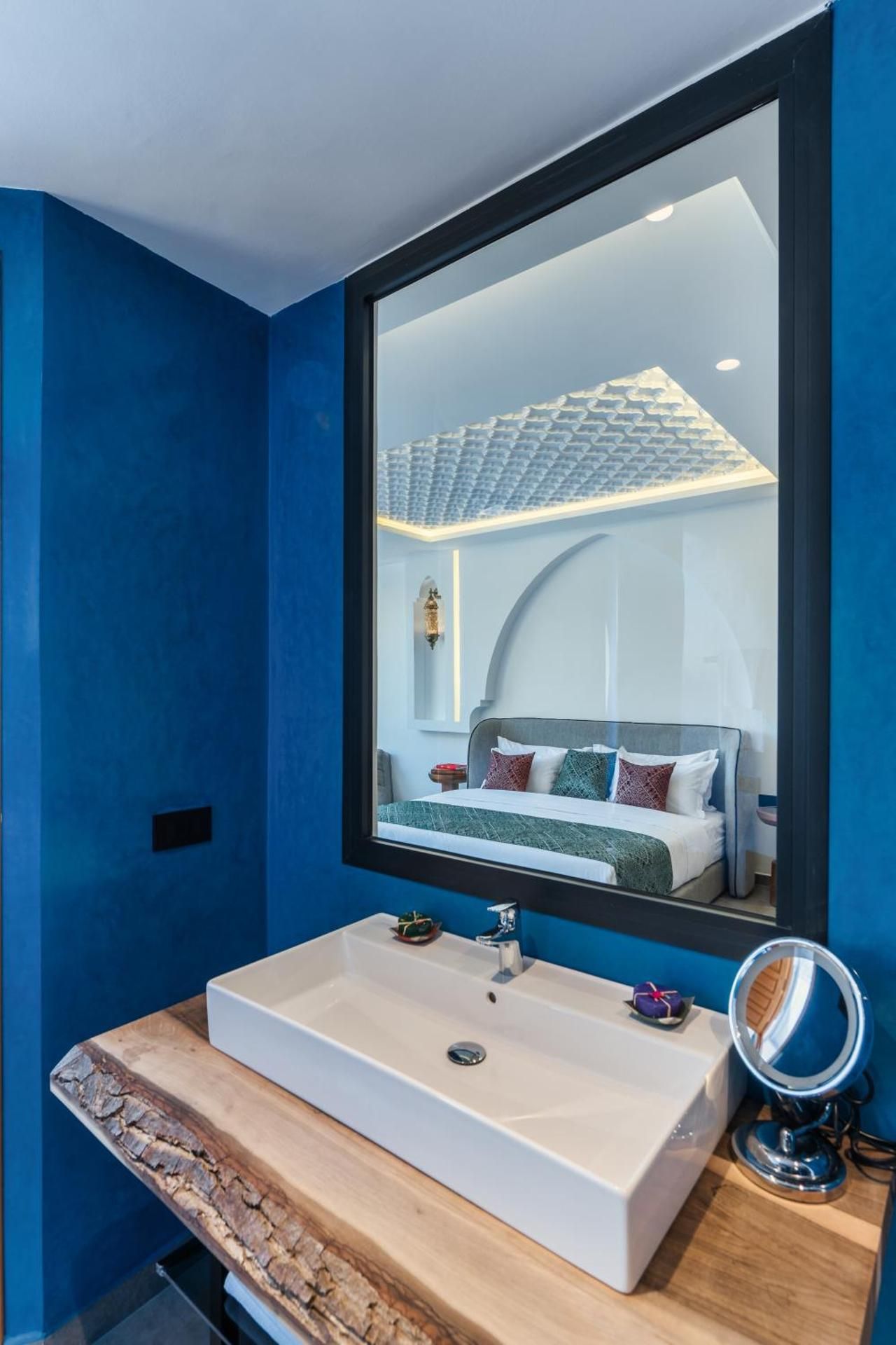 TAJ CHEFCHAOUEN Luxury Hotel and Spa Suite Balcony 2