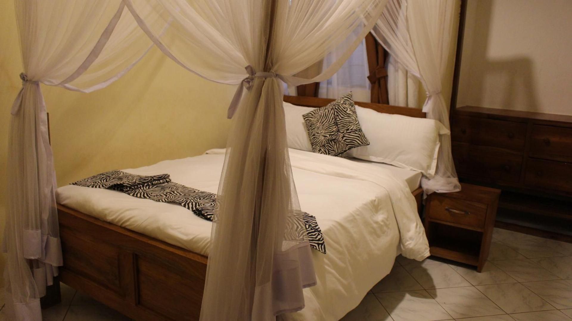 Single Room with Shared Bathroom