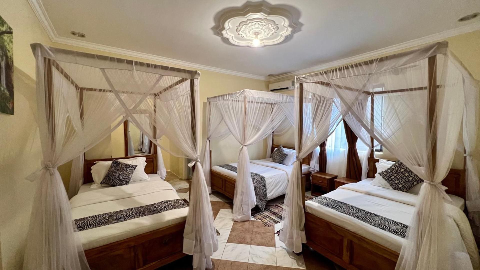 Triple Room with Private Bathroom