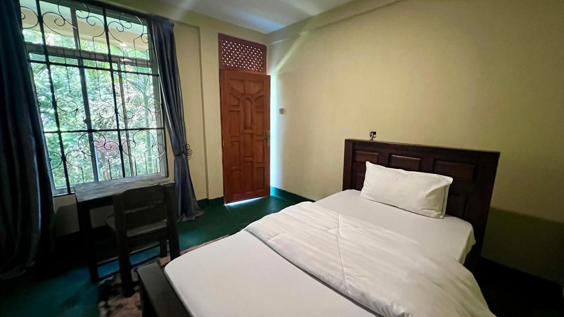 Skill Forest Lodge Deluxe Single Room 2