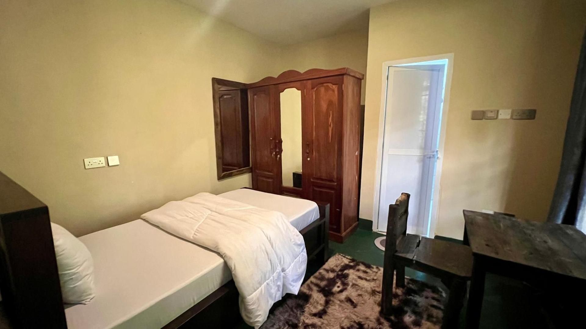 Skill Forest Lodge Deluxe Single Room 3