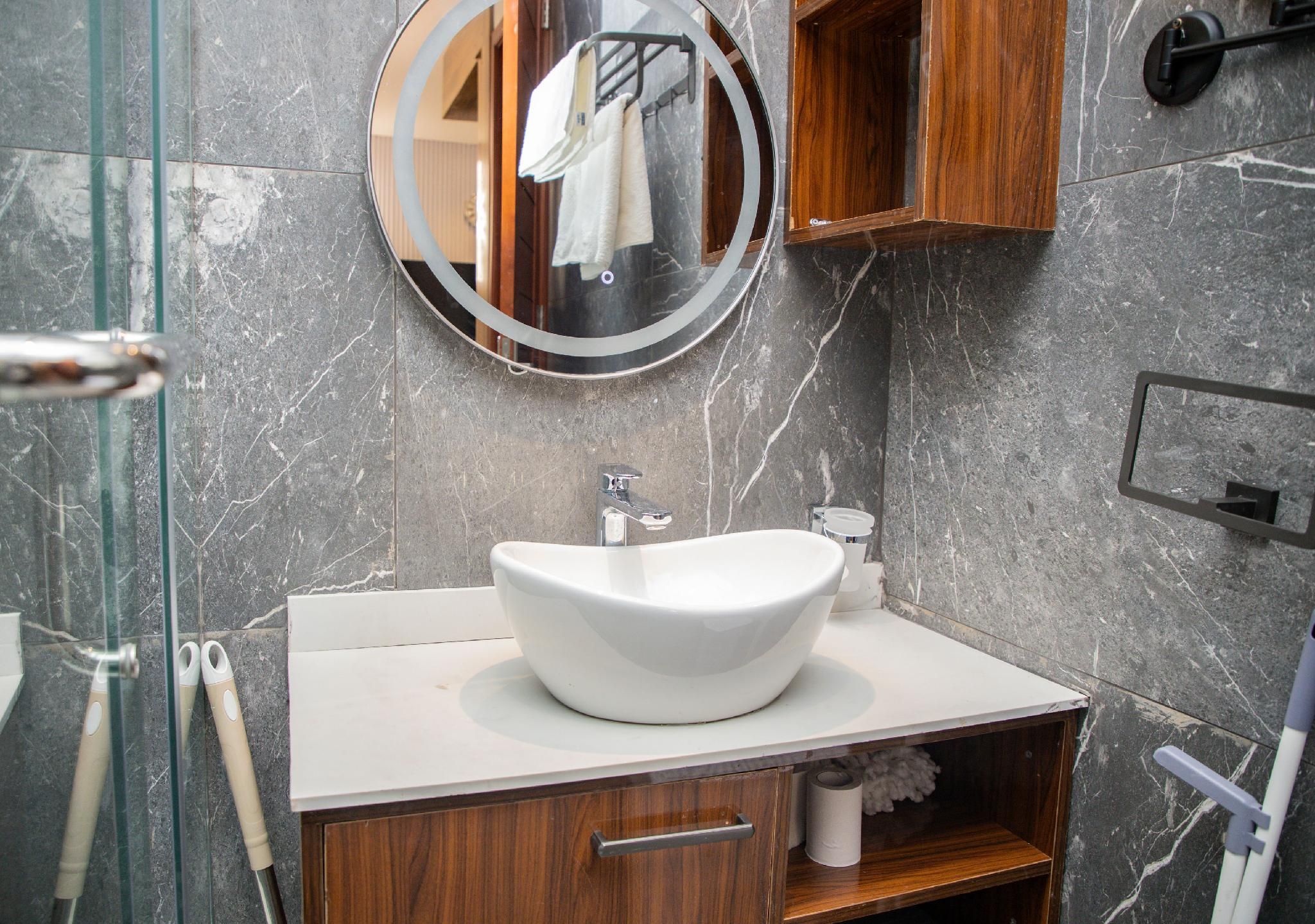 One Bedroom Apartment