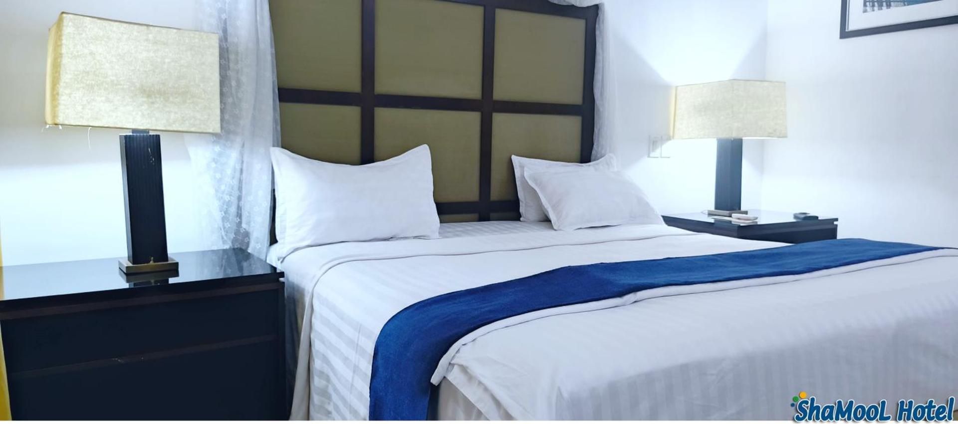 ShaMooL Hotel Deluxe Double Room