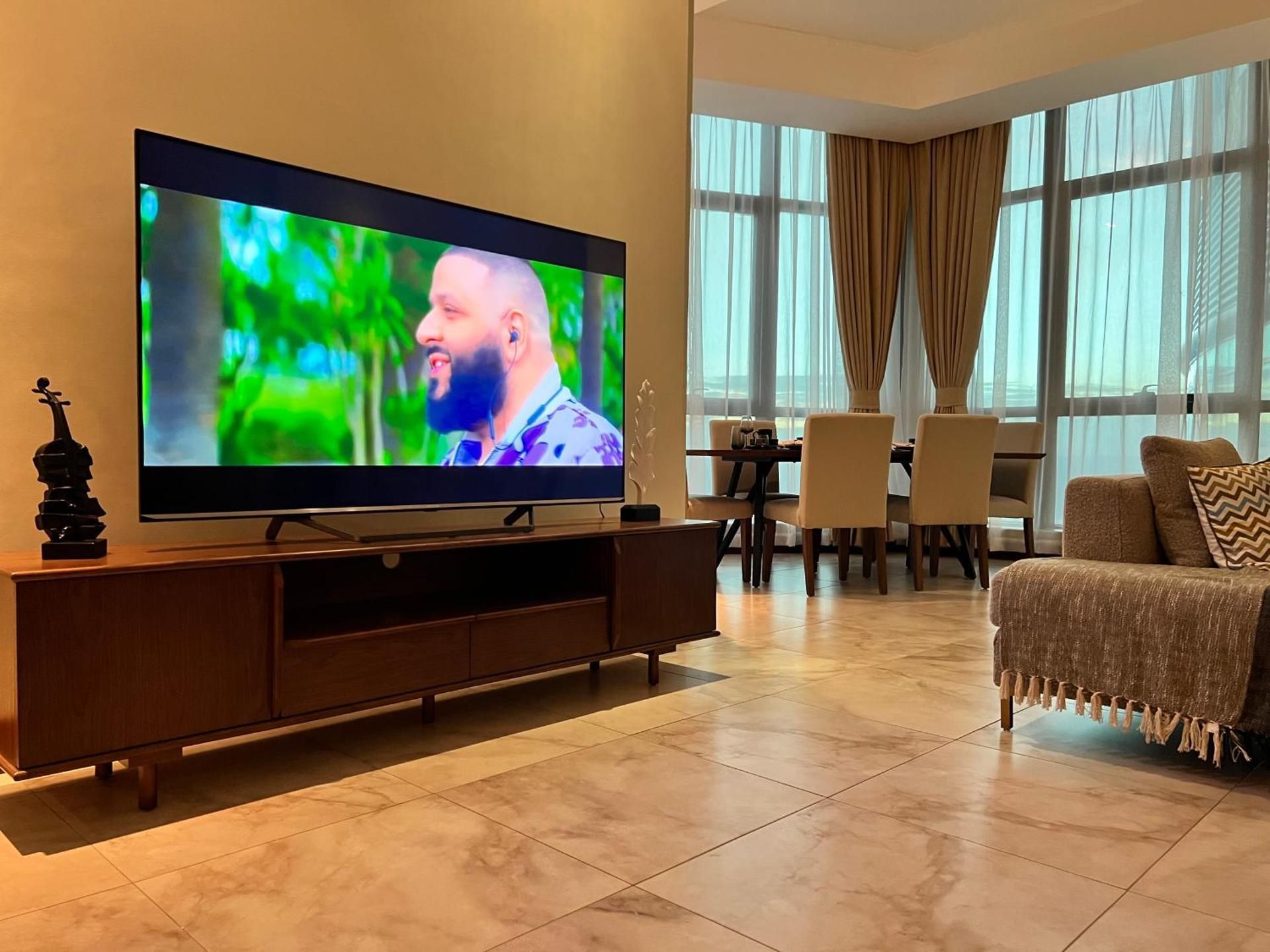 shared lounge/tv area