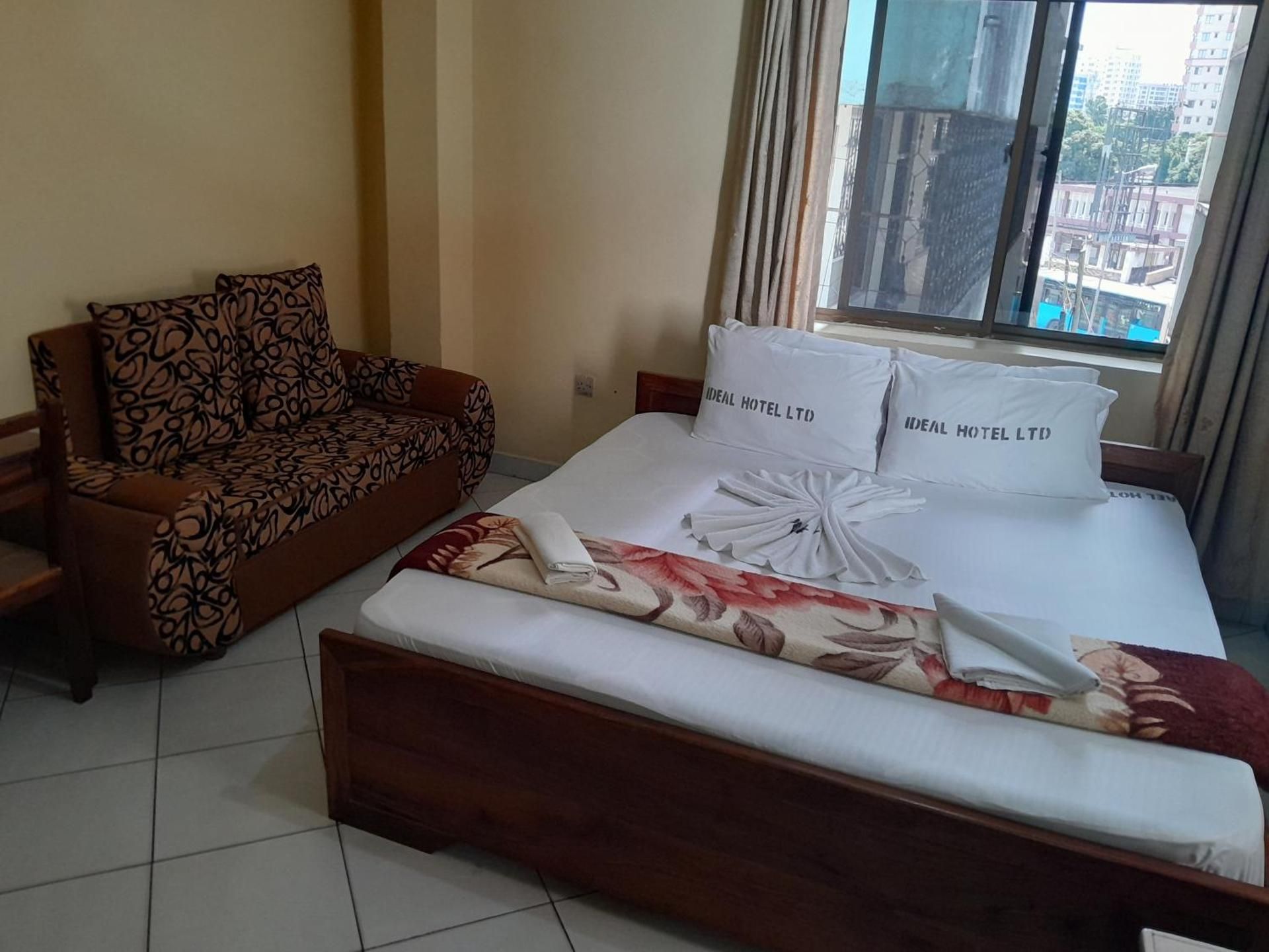 Hotel Ideal Deluxe Room