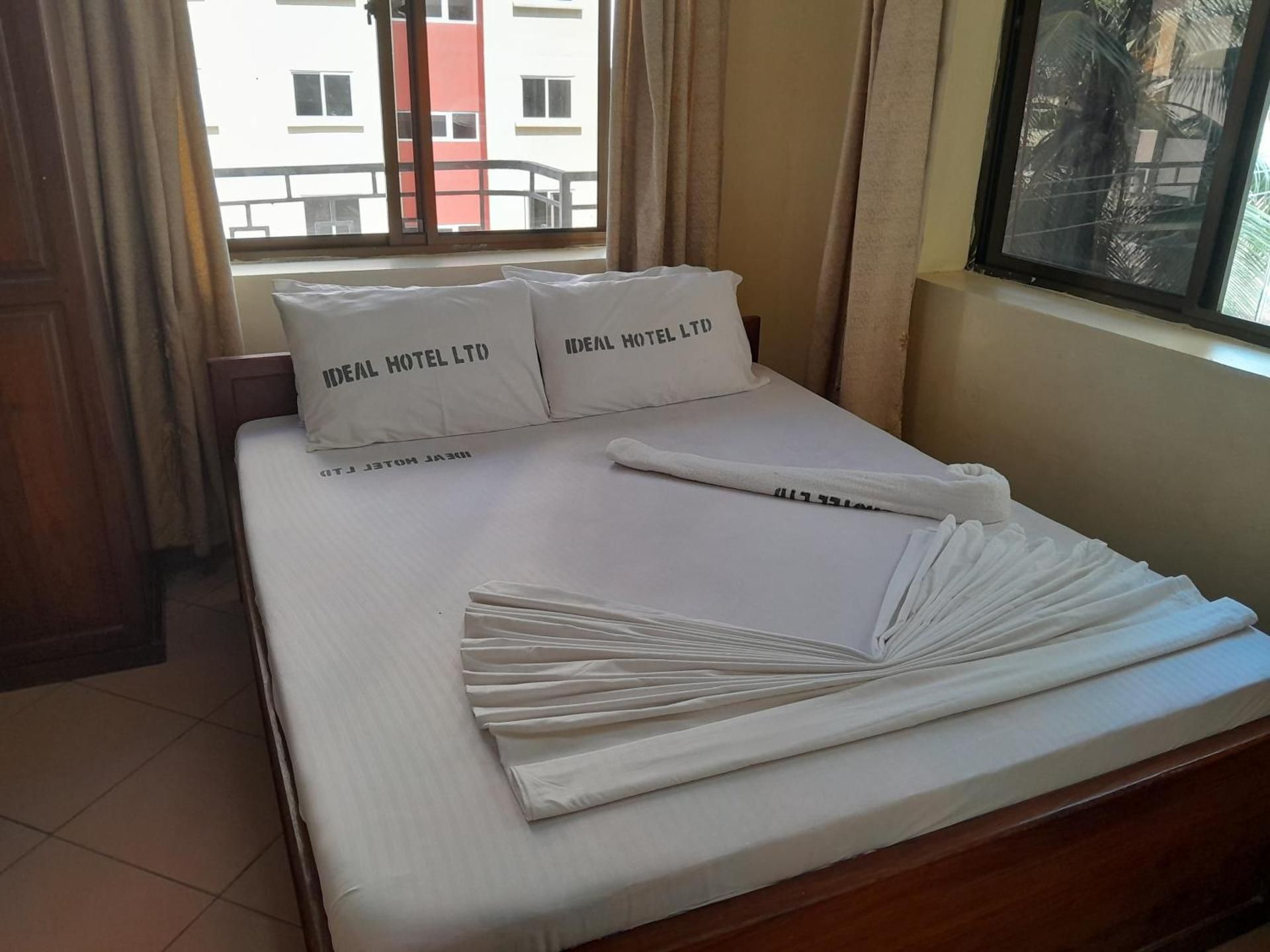 Hotel Ideal Deluxe Double Room 2