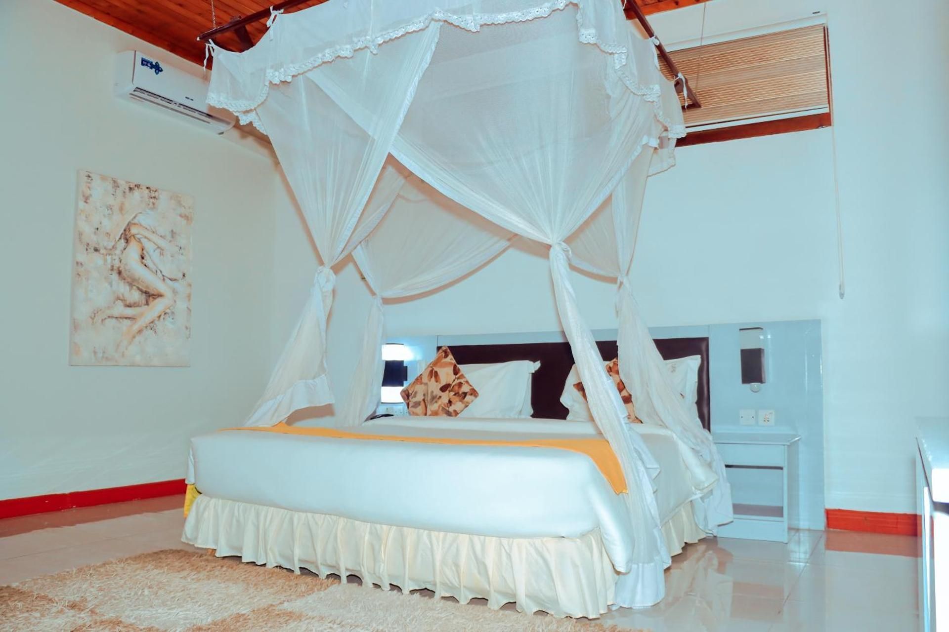 1 King Bed, Smoking Room, Standard Room, Garden View, Pool View