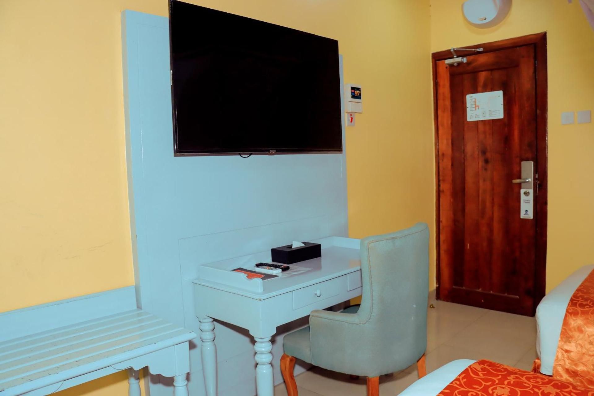 Best Western Jangwani Sea Breeze Resort 2 Single Beds, Nonsmoking, Standard Room, Pool View, Wi-fi, Full Breakfast 3