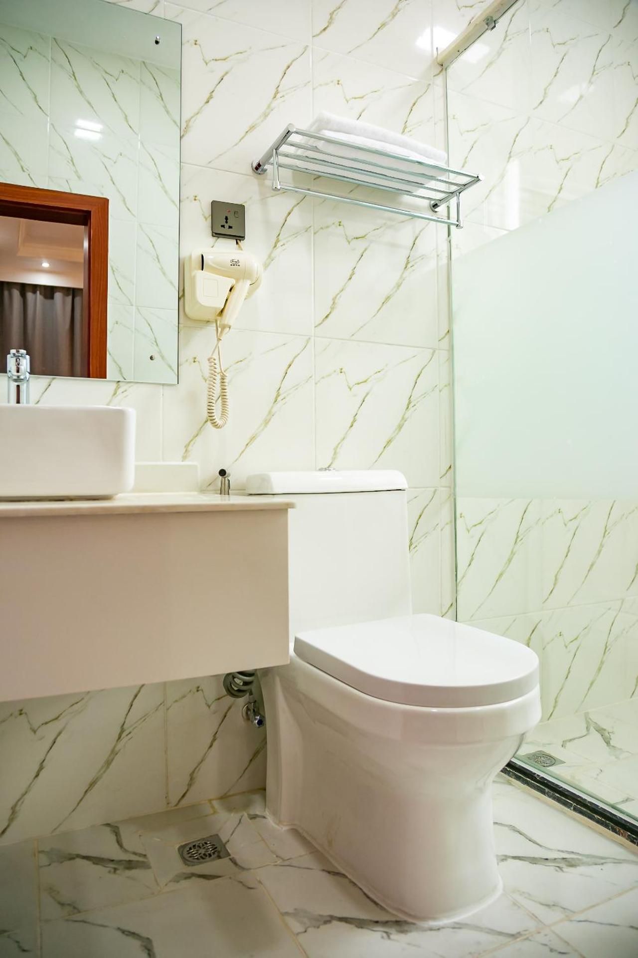 Hotel Totara Deluxe Double Room with Balcony 3