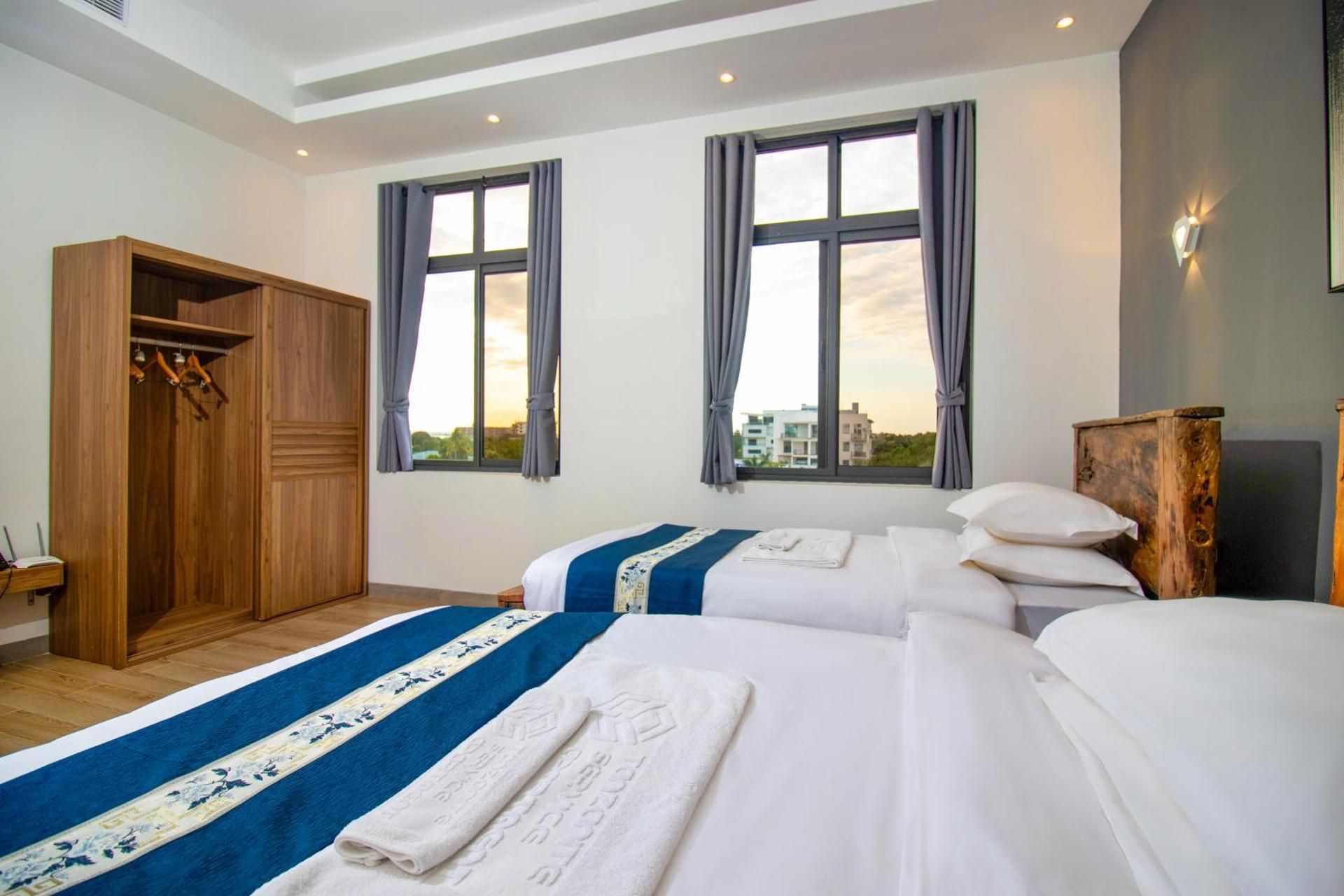 Standard Twin Room