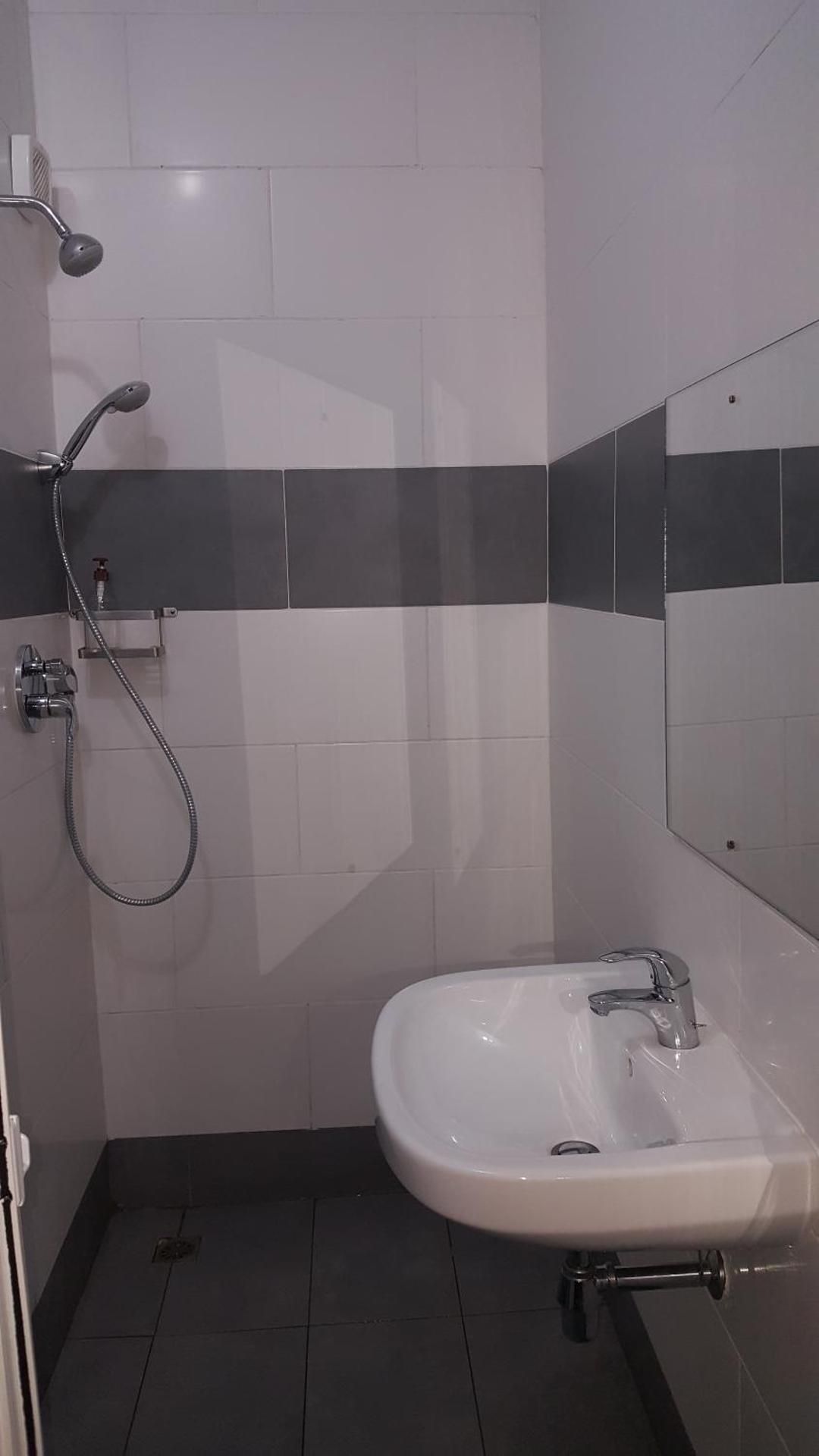 BML Highway Hotel Deluxe Double Room 3