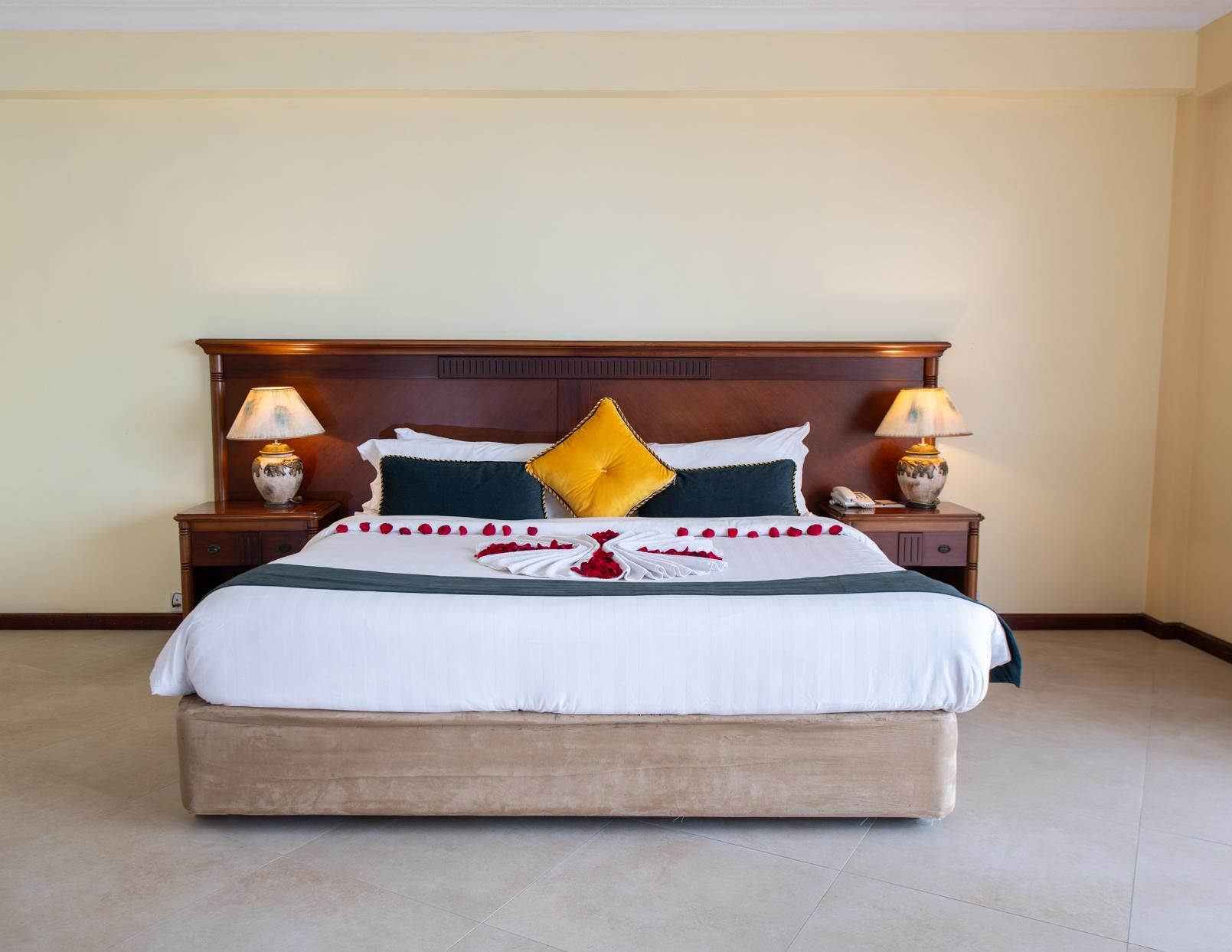 Diplomatic Suite - 1 Double Bed Ocean View Kitchen Living Room Balcony