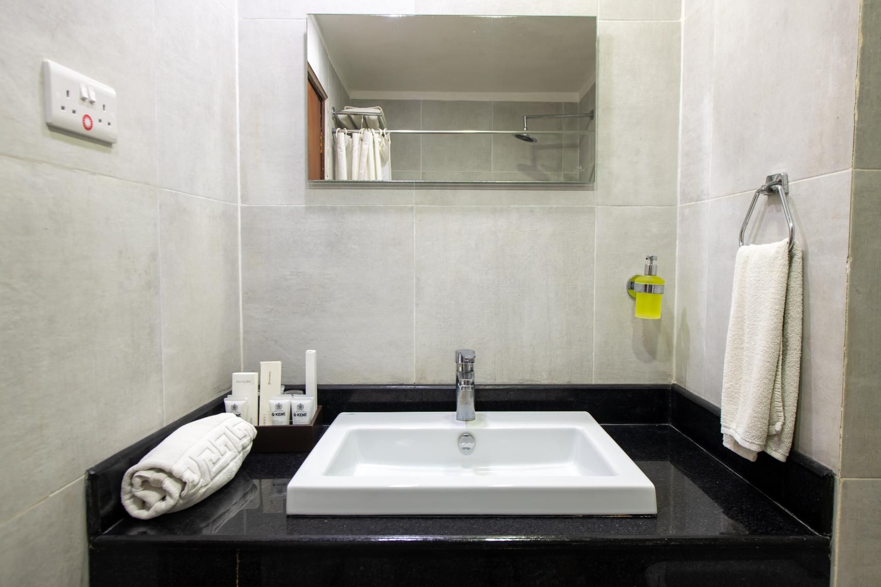Executive Suite - 1 Double Bed Ocean View Living Room Terrace