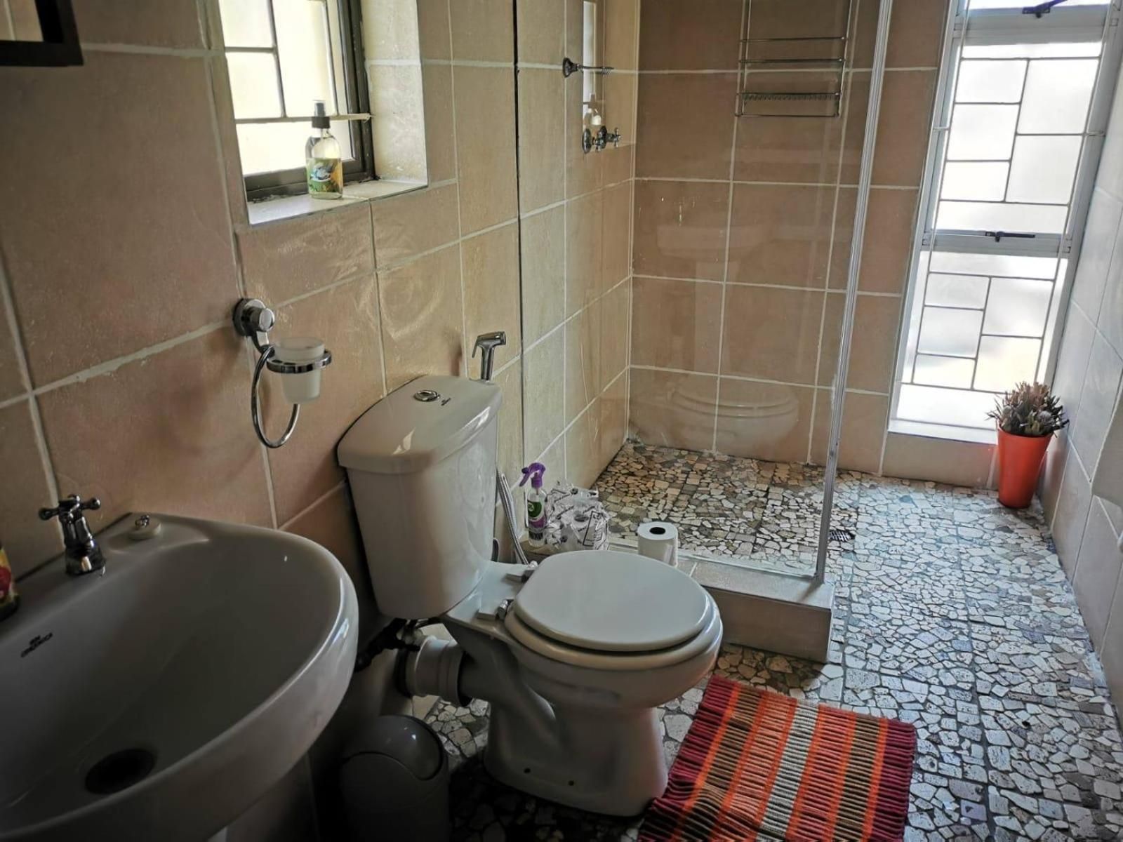 Apartment with Shower