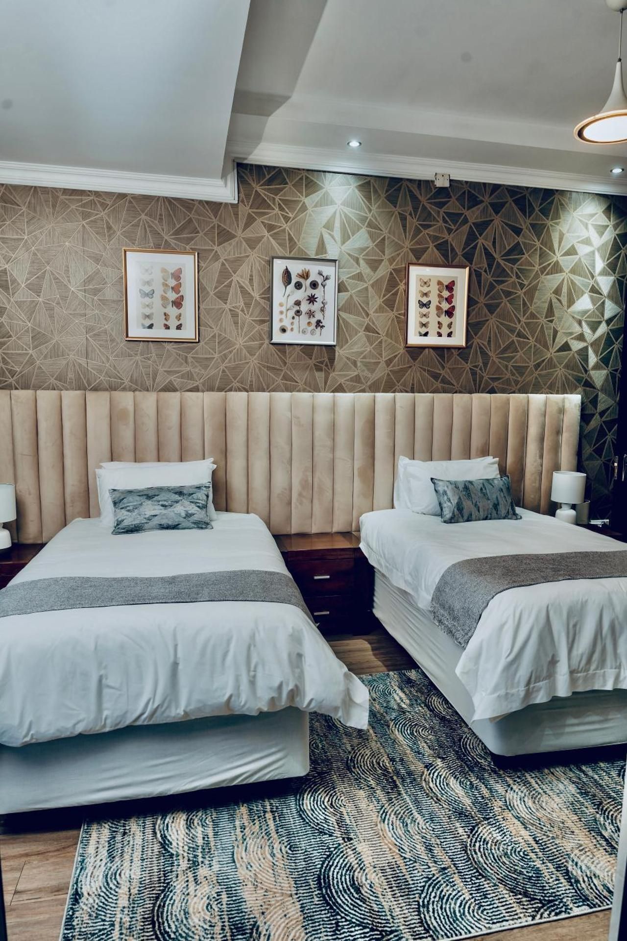 Escapade Lux Guesthouse Deluxe Double or Twin Room 2