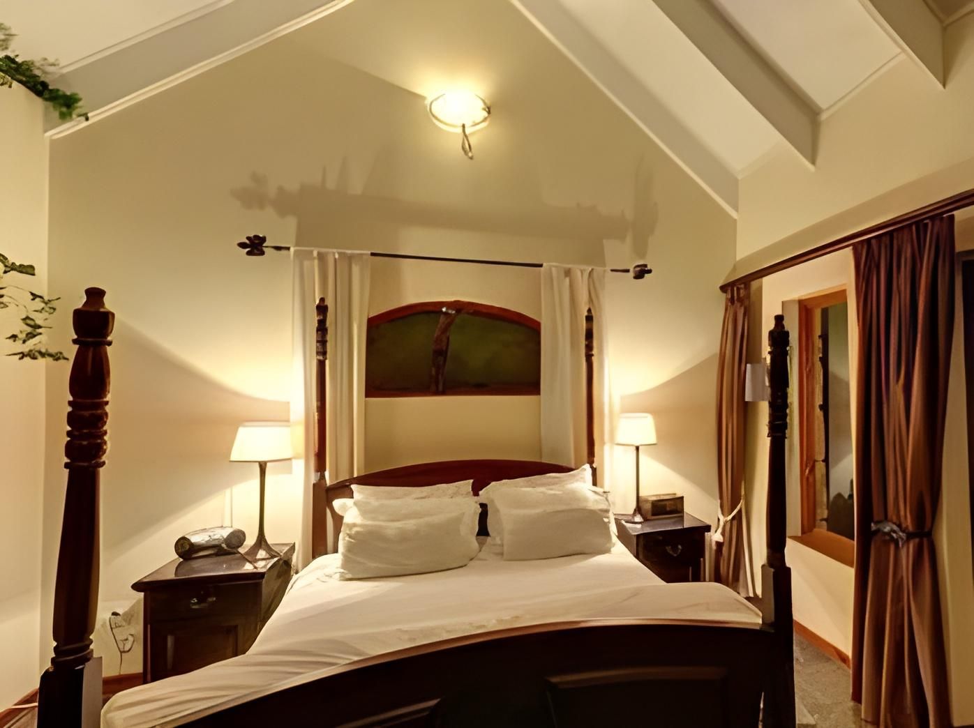 Cinnamon Luxury Suite