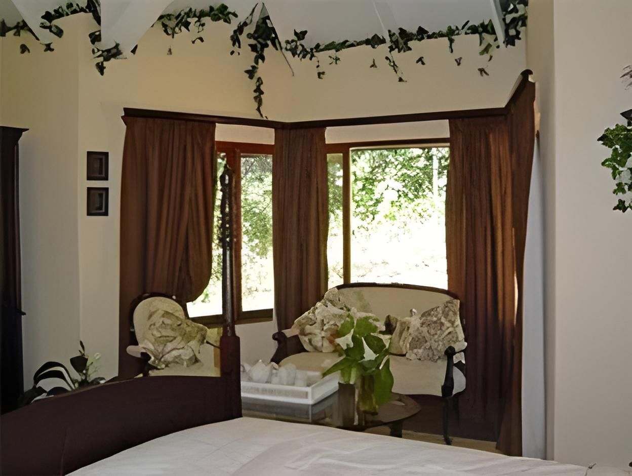 Cinnamon Luxury Suite