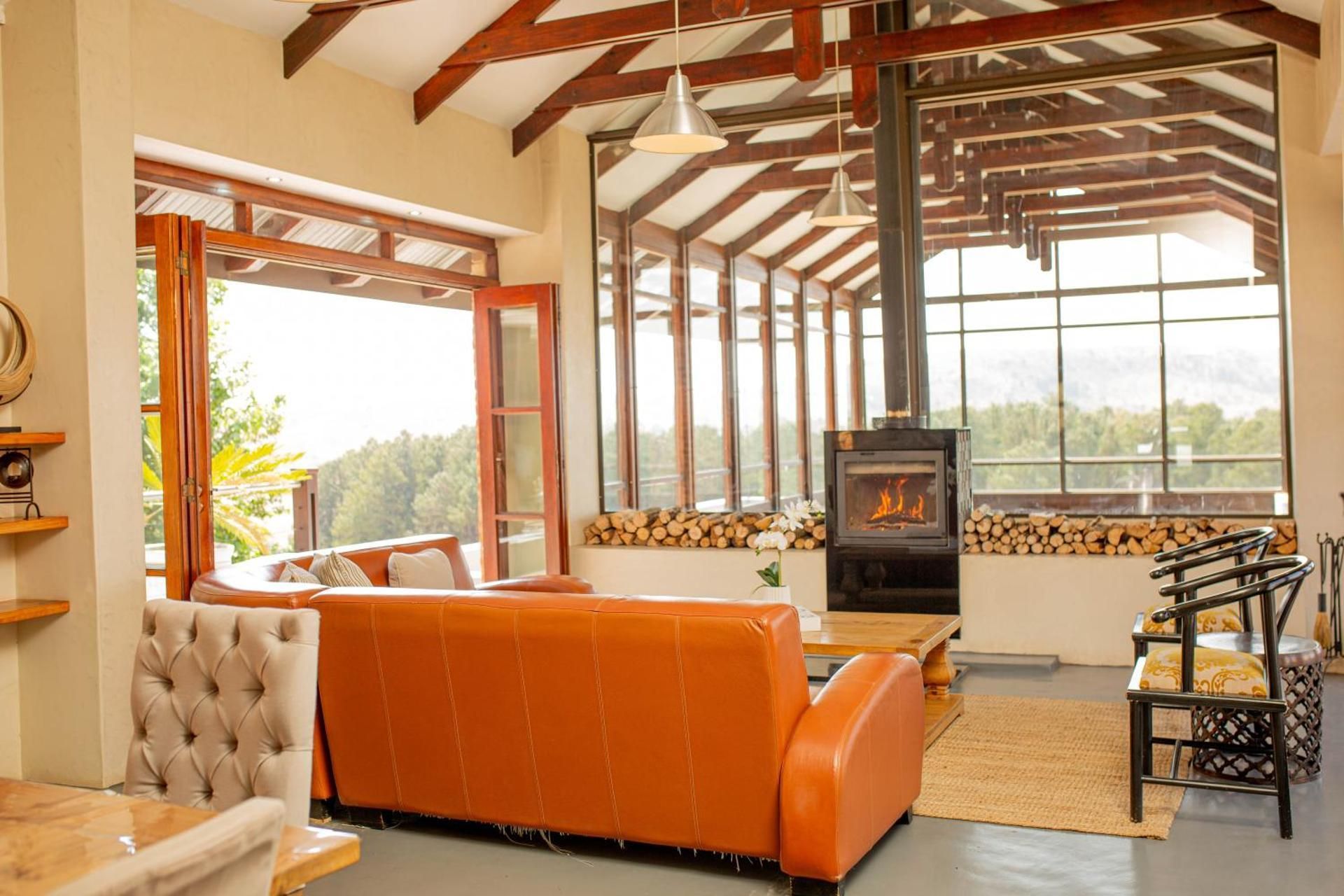 shared lounge/tv area