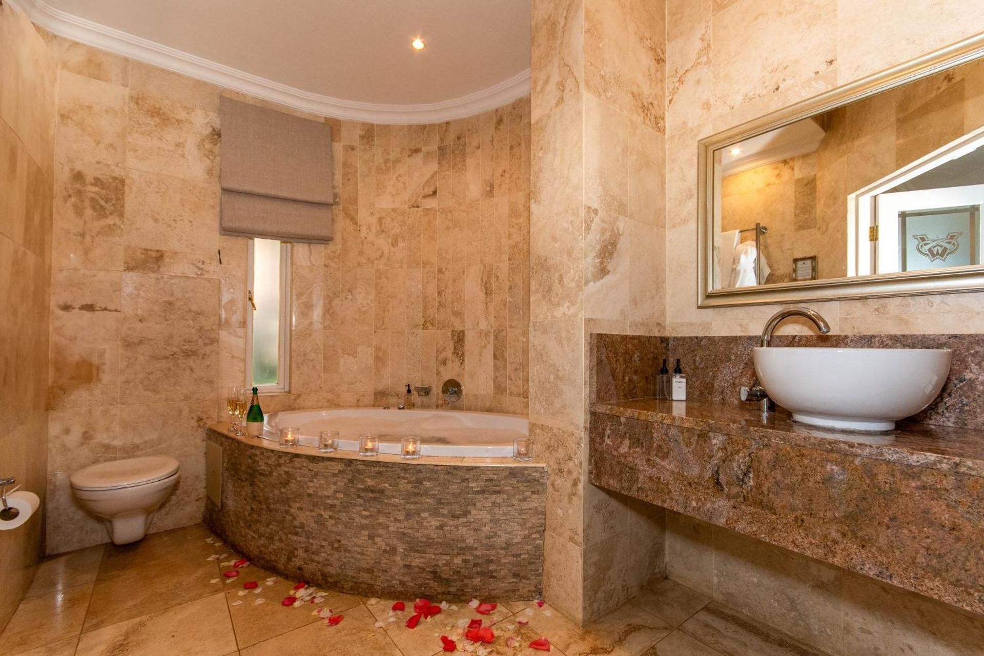 Honeymoon Suite