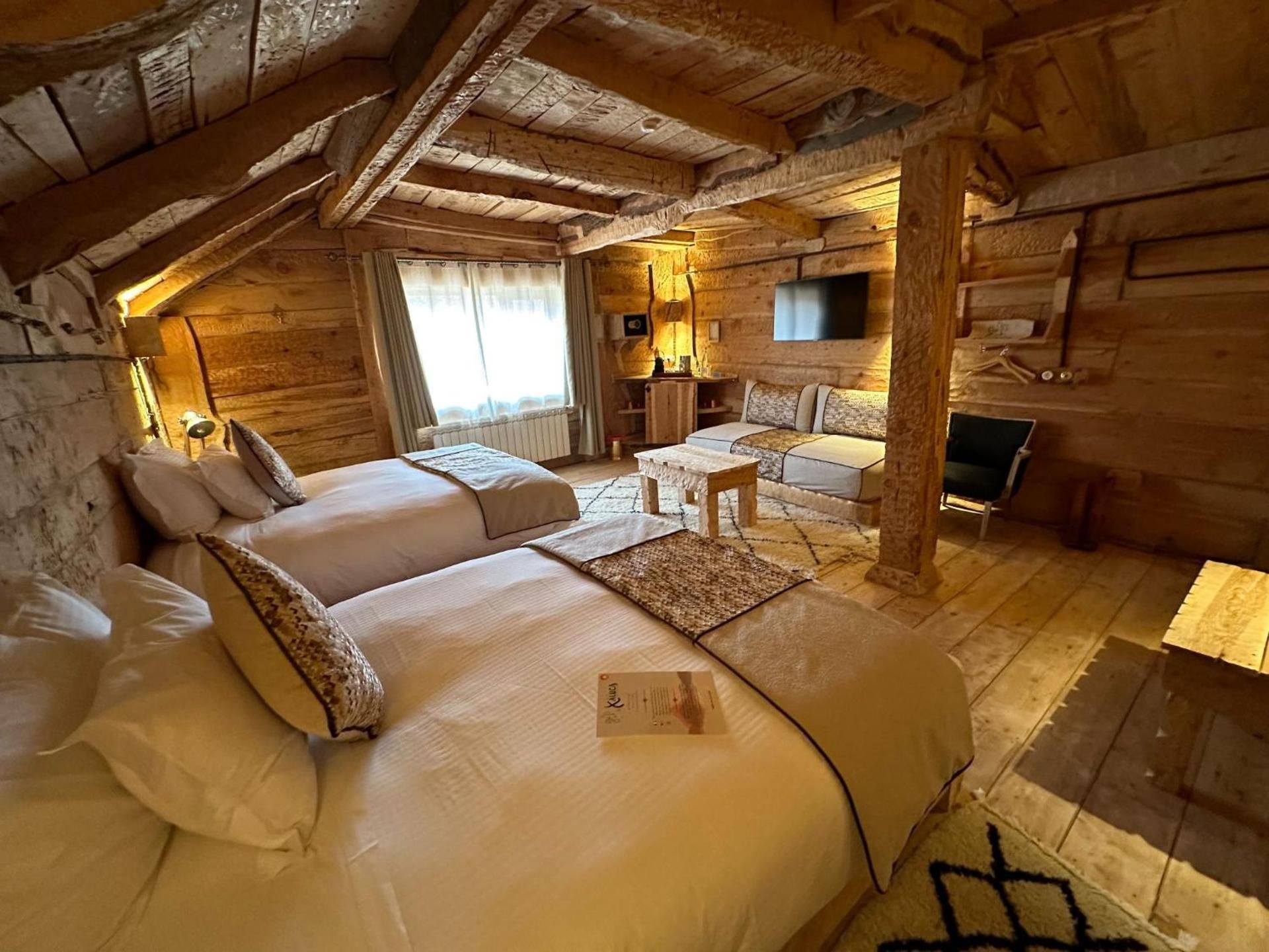 Twin Room with Mountain View