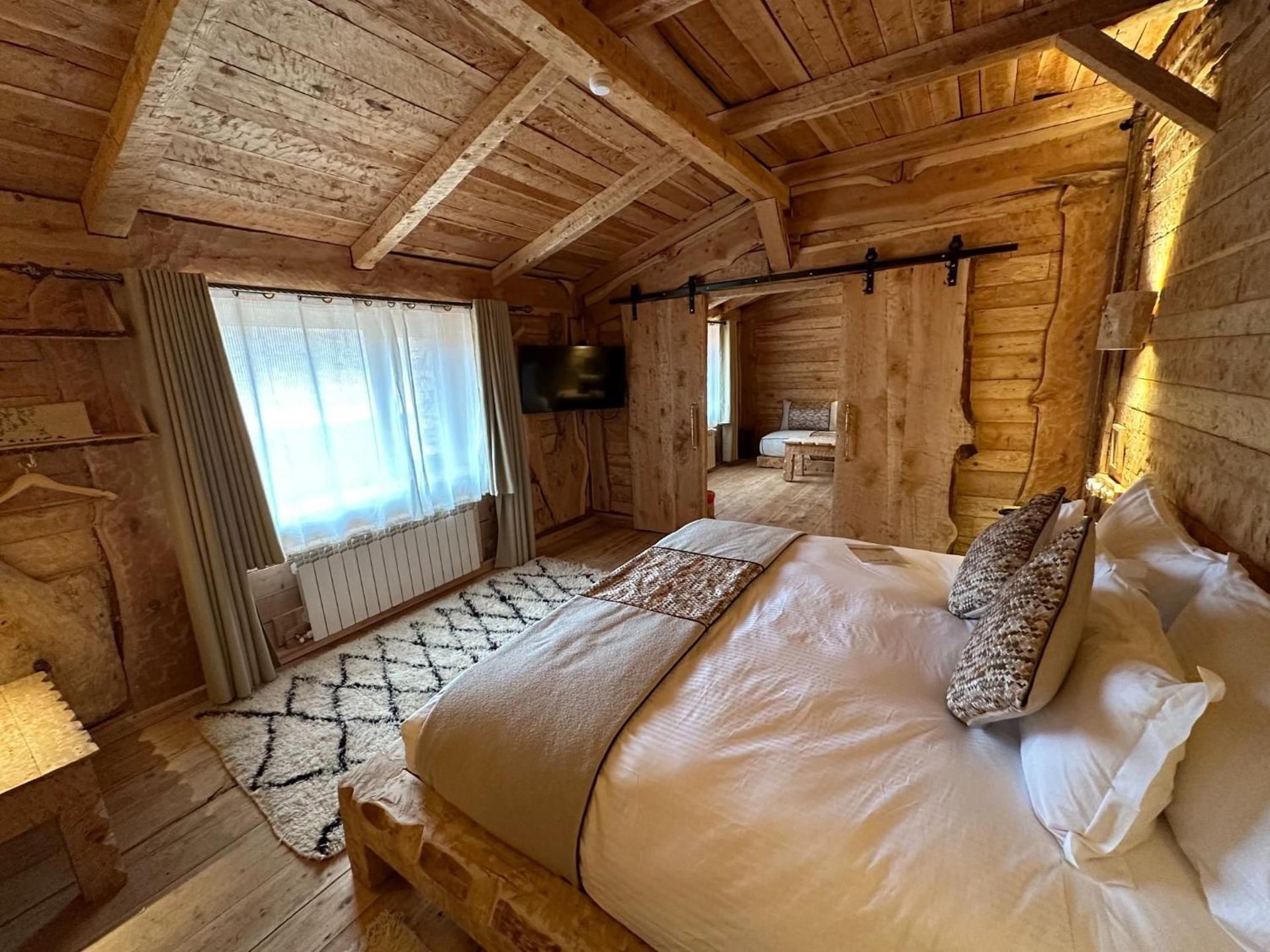 Suite with Lake View