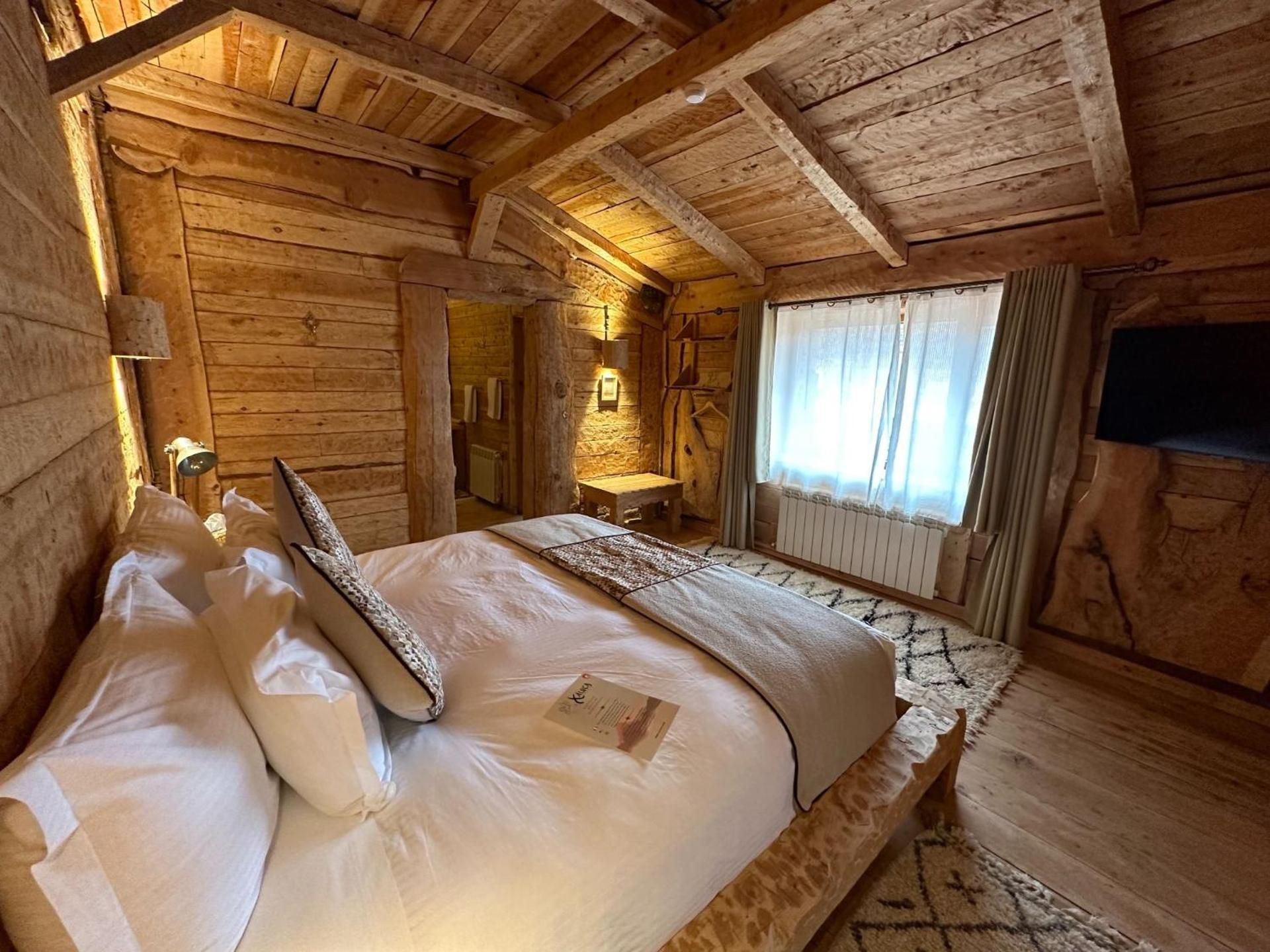 Suite with Lake View