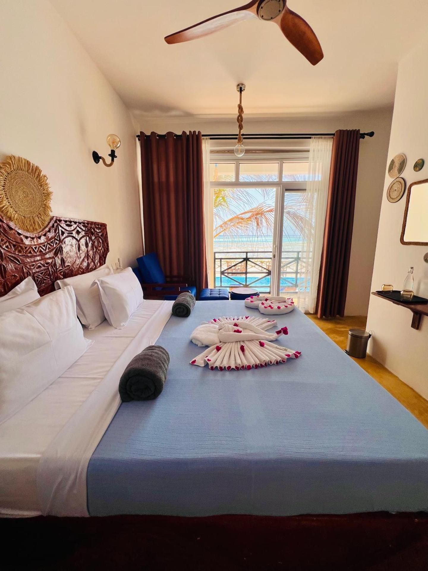 Chaza Beach Hotel Deluxe Double Room with Sea View