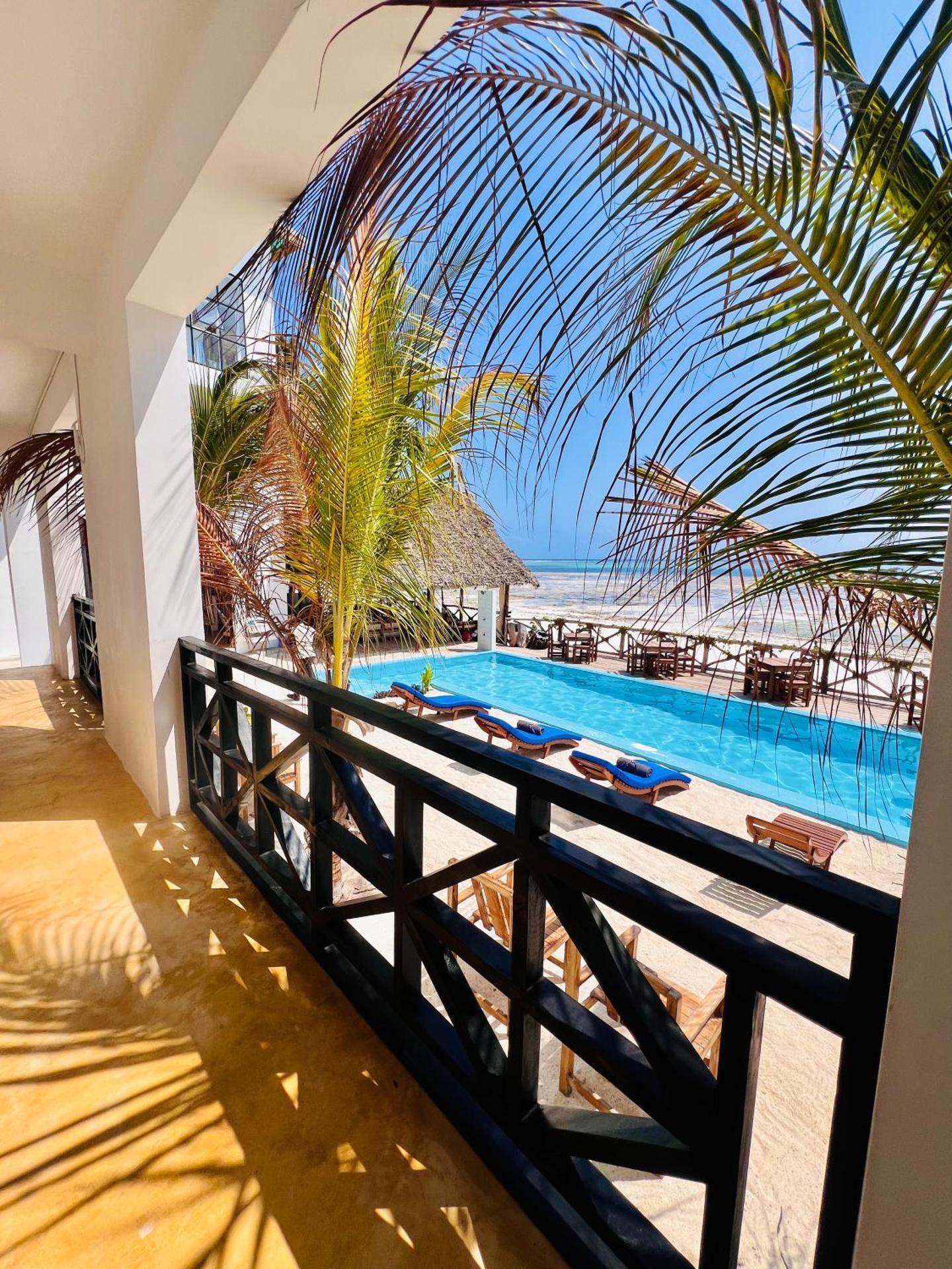 Chaza Beach Hotel Deluxe Double Room with Sea View 2