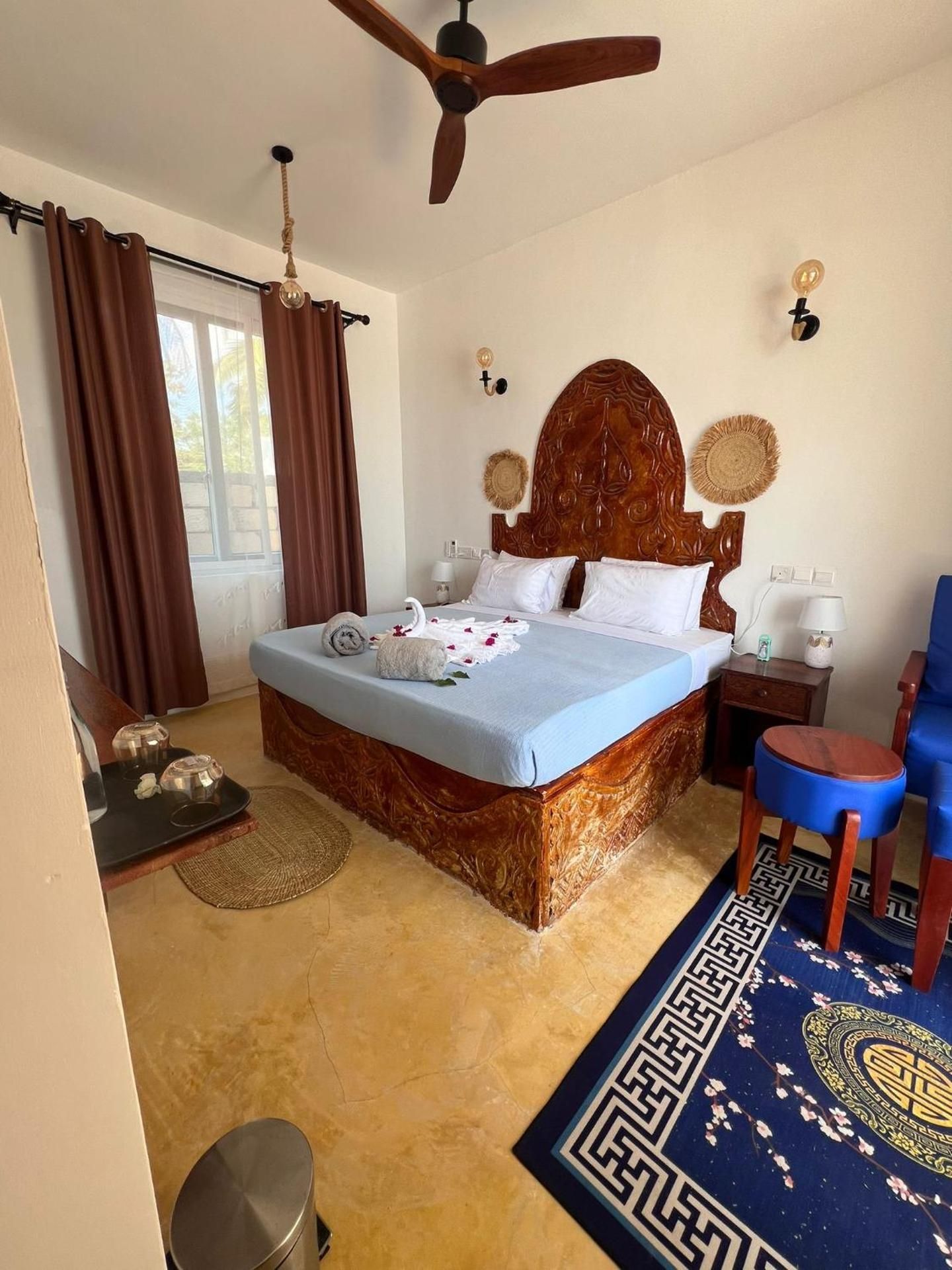 Chaza Beach Hotel Deluxe Double Room with Side Sea View 2