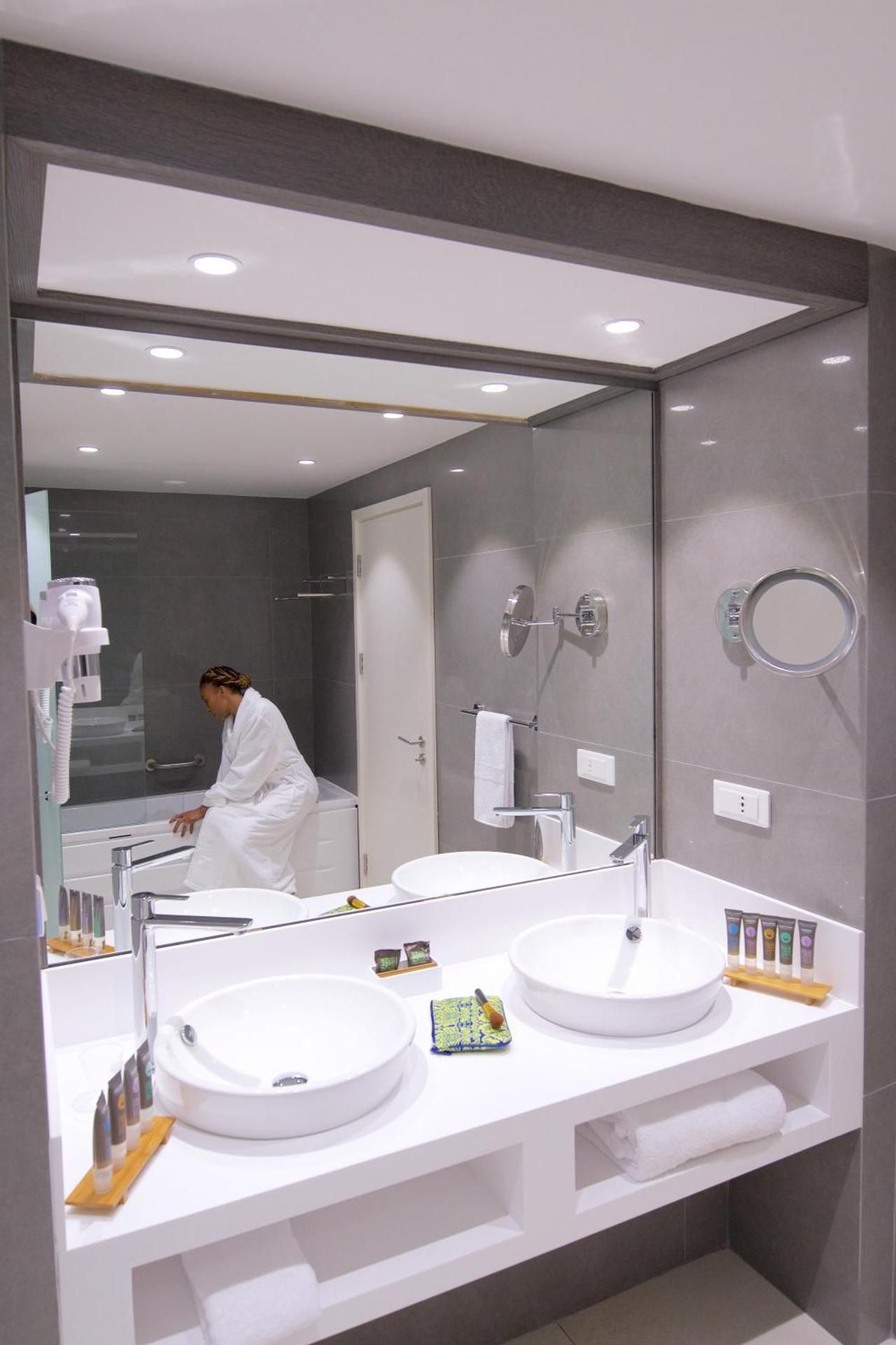 Novotel Cotonou Orisha Superior room, 1 king-sized bed 3