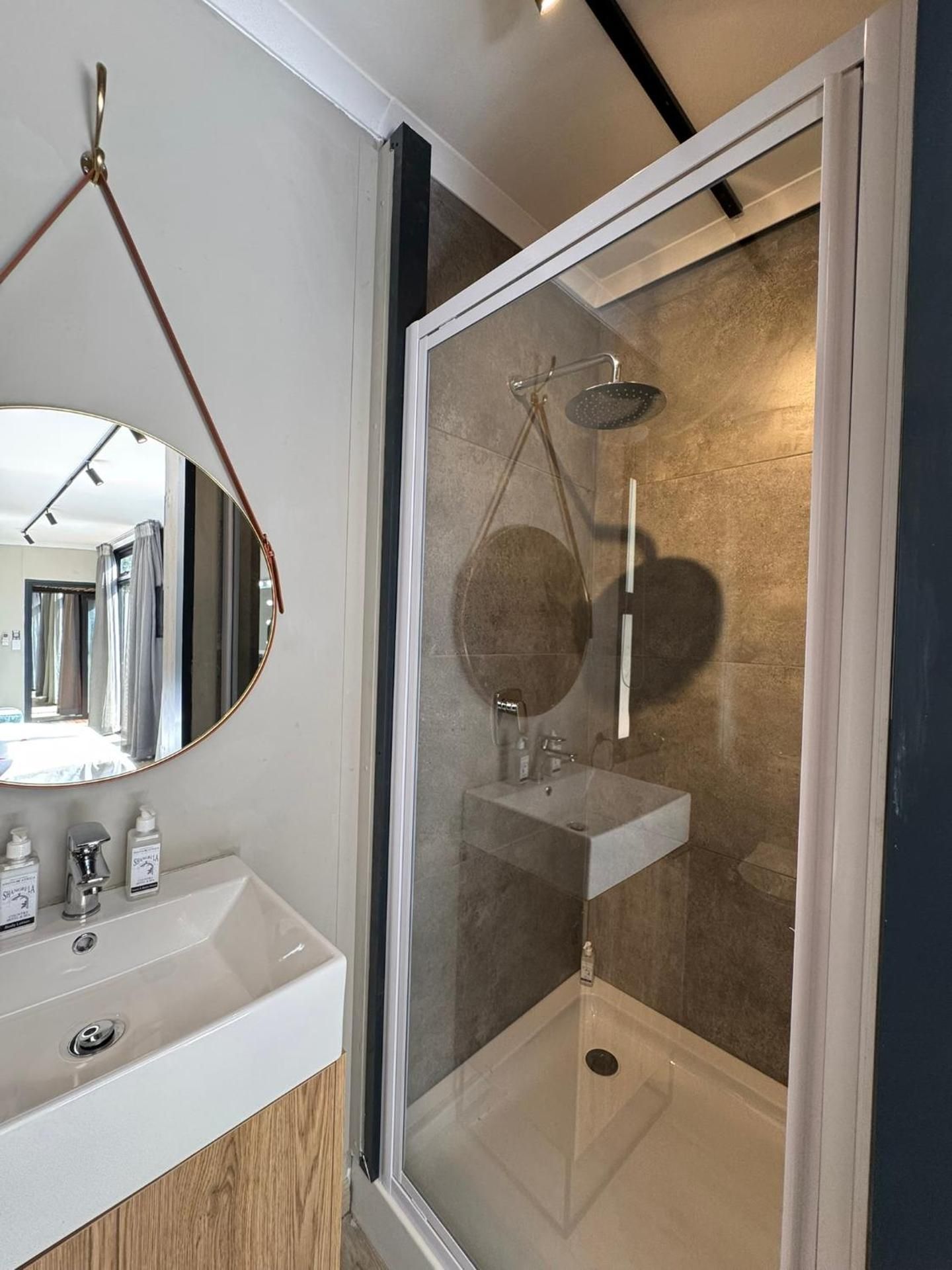 Shangri La Country Hotel & Spa Villa with Private Pool 3